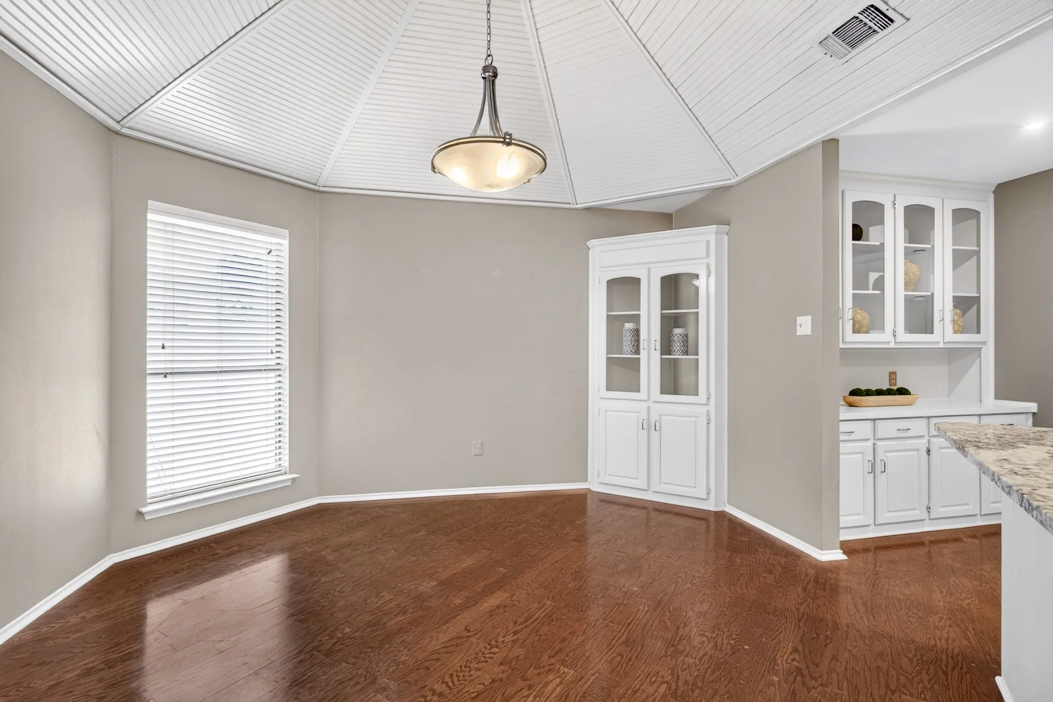 The furniture and decor in this photo has been virtually staged, not altering the room.