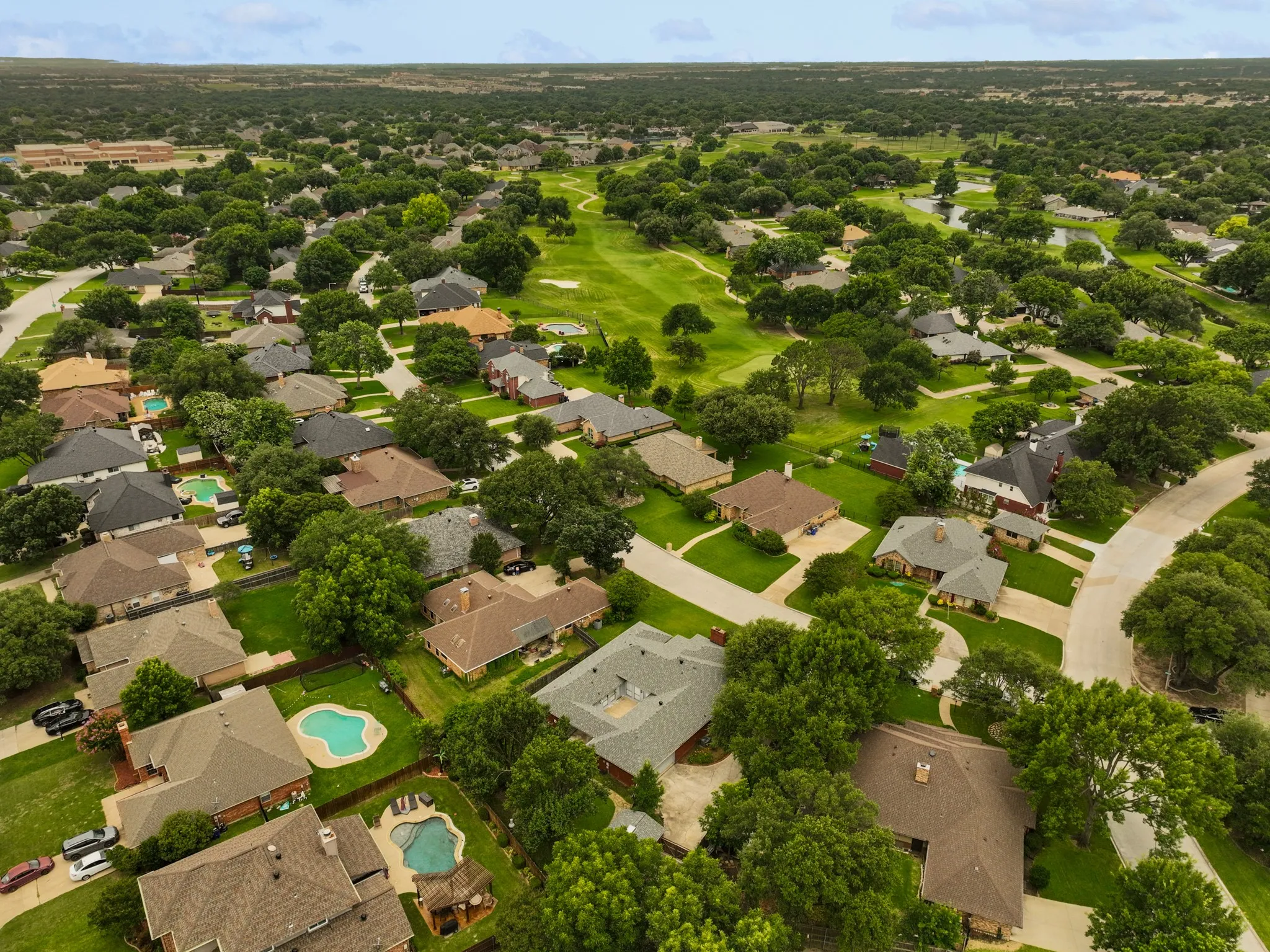 Single Family Residence For Sale in Tarrant County , 1416 Spyglass Drive, Mansfield, Texas 76063, 4 Bedroom, 2 Bathroom, 2 Garage spaces, 2,807 Sqft, built in 1986, mls#21281146, Real Estate Agent in Mansfield, Homes For Sale in Tarrant county, Homes For Sale in Mansfield, Realtor in Mansfield Texas, Real Estate Brokerage Independent Realty Texas, Luminita Cordes Realtor