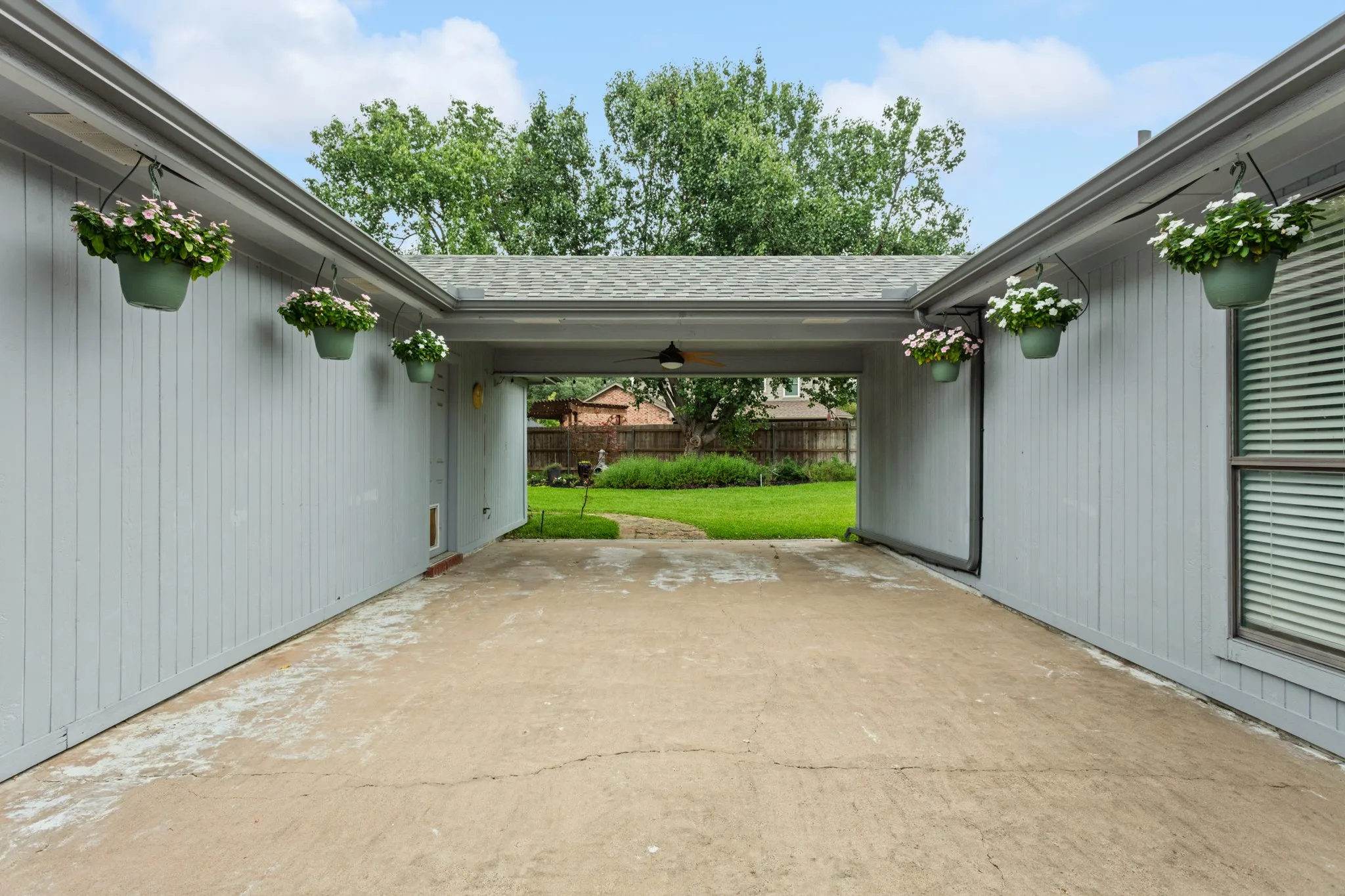 Single Family Residence For Sale in Tarrant County , 1416 Spyglass Drive, Mansfield, Texas 76063, 4 Bedroom, 2 Bathroom, 2 Garage spaces, 2,807 Sqft, built in 1986, mls#21281146, Real Estate Agent in Mansfield, Homes For Sale in Tarrant county, Homes For Sale in Mansfield, Realtor in Mansfield Texas, Real Estate Brokerage Independent Realty Texas, Luminita Cordes Realtor