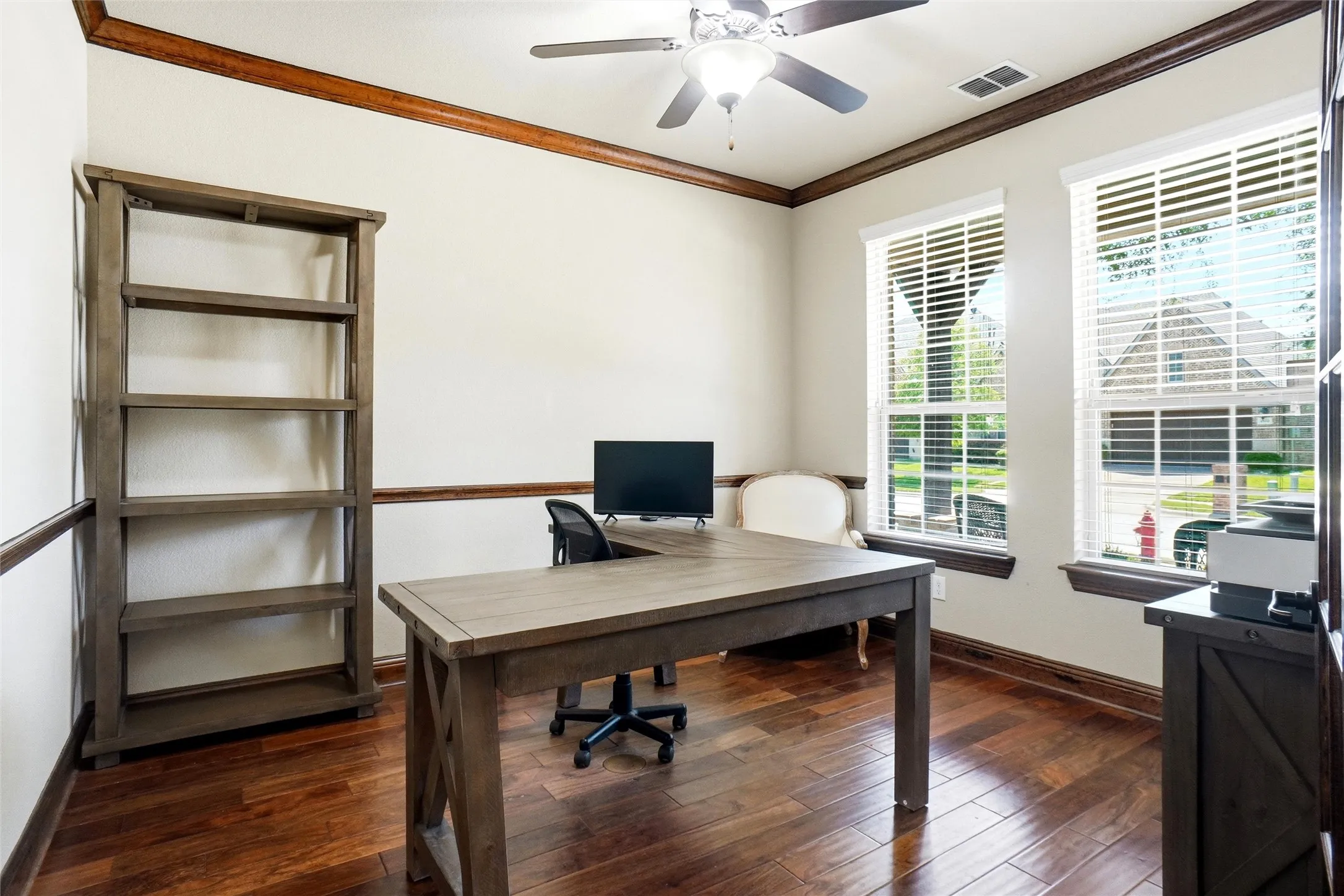 Single Family Residence For Sale in Denton County , 2832 Earl Drive, Trophy Club, Texas 76262, 4 Bedroom, 4 Bathroom, 2 Garage spaces, 2,900 Sqft, built in 2012, mls#21298496, Real Estate Agent in Trophy Club, Homes For Sale in Denton county, Homes For Sale in Trophy Club, Realtor in Trophy Club Texas, Real Estate Brokerage Independent Realty Texas, Luminita Cordes Realtor