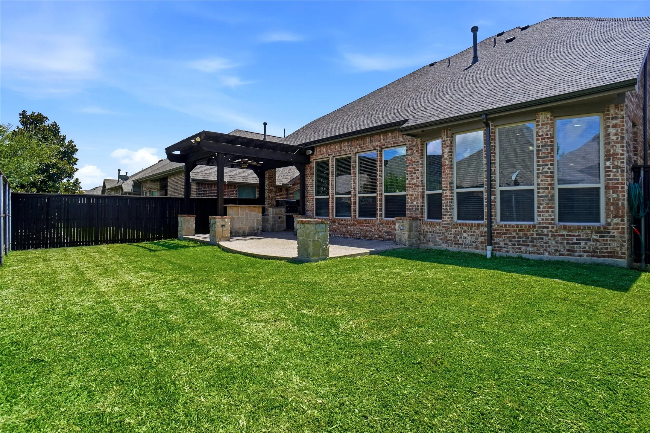 Single Family Residence For Sale in Denton County , 2832 Earl Drive, Trophy Club, Texas 76262, 4 Bedroom, 4 Bathroom, 2 Garage spaces, 2,900 Sqft, built in 2012, mls#21298496, Real Estate Agent in Trophy Club, Homes For Sale in Denton county, Homes For Sale in Trophy Club, Realtor in Trophy Club Texas, Real Estate Brokerage Independent Realty Texas, Luminita Cordes Realtor
