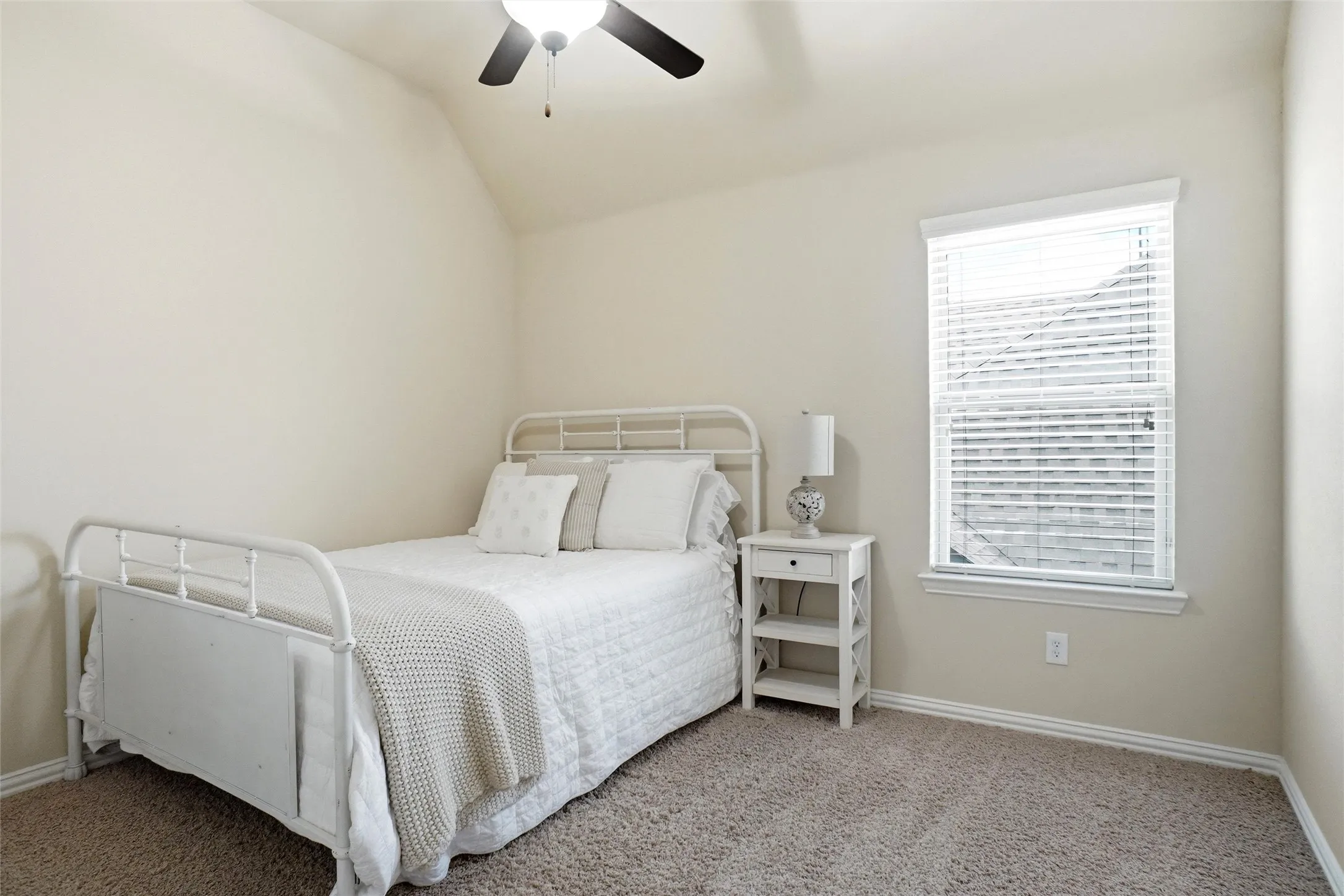 Single Family Residence For Sale in Denton County , 2832 Earl Drive, Trophy Club, Texas 76262, 4 Bedroom, 4 Bathroom, 2 Garage spaces, 2,900 Sqft, built in 2012, mls#21298496, Real Estate Agent in Trophy Club, Homes For Sale in Denton county, Homes For Sale in Trophy Club, Realtor in Trophy Club Texas, Real Estate Brokerage Independent Realty Texas, Luminita Cordes Realtor