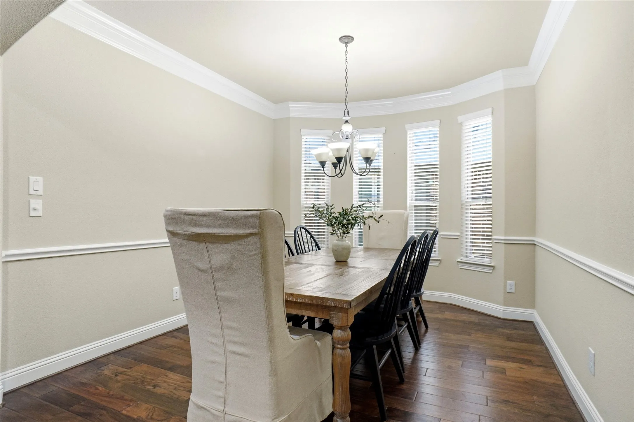 Single Family Residence For Sale in Denton County , 2832 Earl Drive, Trophy Club, Texas 76262, 4 Bedroom, 4 Bathroom, 2 Garage spaces, 2,900 Sqft, built in 2012, mls#21298496, Real Estate Agent in Trophy Club, Homes For Sale in Denton county, Homes For Sale in Trophy Club, Realtor in Trophy Club Texas, Real Estate Brokerage Independent Realty Texas, Luminita Cordes Realtor