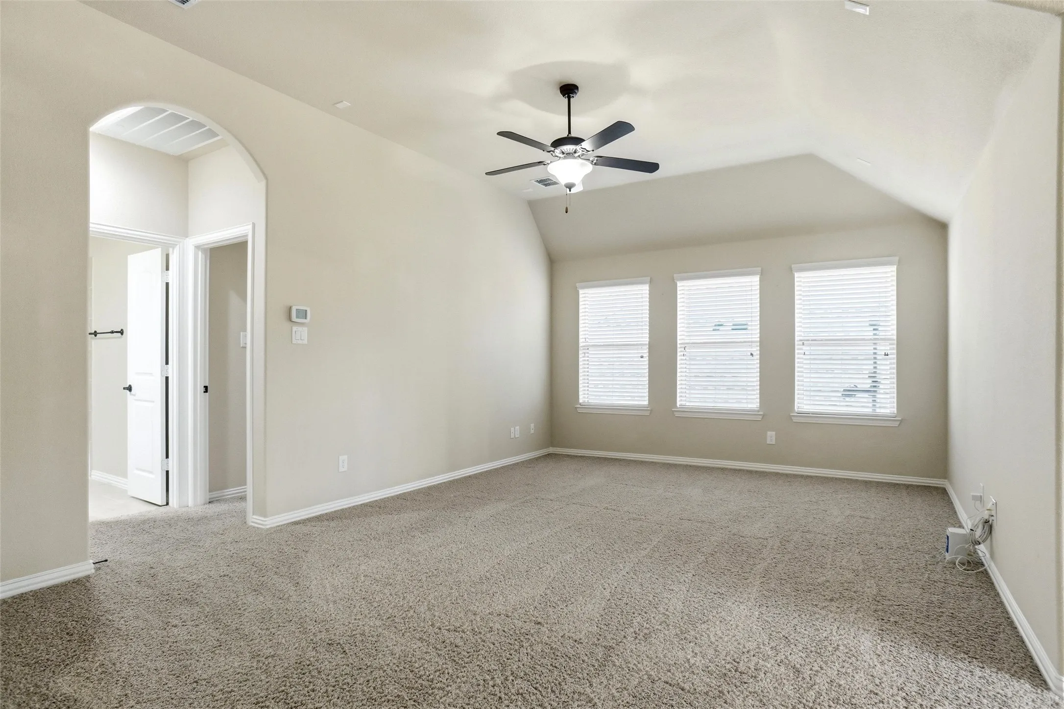 Single Family Residence For Sale in Denton County , 2832 Earl Drive, Trophy Club, Texas 76262, 4 Bedroom, 4 Bathroom, 2 Garage spaces, 2,900 Sqft, built in 2012, mls#21298496, Real Estate Agent in Trophy Club, Homes For Sale in Denton county, Homes For Sale in Trophy Club, Realtor in Trophy Club Texas, Real Estate Brokerage Independent Realty Texas, Luminita Cordes Realtor