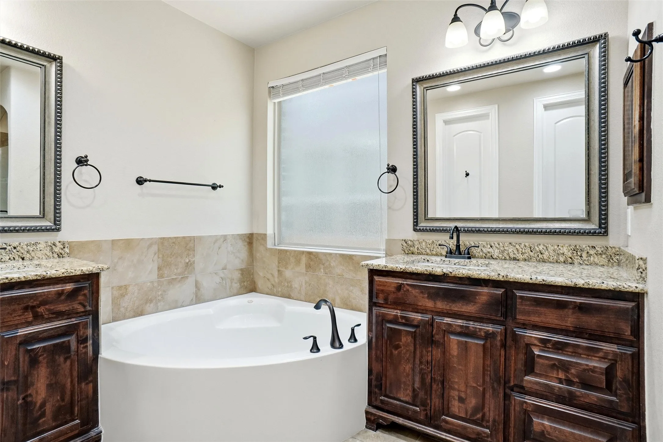 Single Family Residence For Sale in Denton County , 2832 Earl Drive, Trophy Club, Texas 76262, 4 Bedroom, 4 Bathroom, 2 Garage spaces, 2,900 Sqft, built in 2012, mls#21298496, Real Estate Agent in Trophy Club, Homes For Sale in Denton county, Homes For Sale in Trophy Club, Realtor in Trophy Club Texas, Real Estate Brokerage Independent Realty Texas, Luminita Cordes Realtor