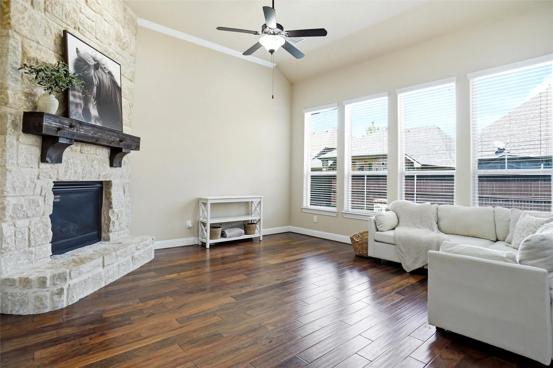 Single Family Residence For Sale in Denton County , 2832 Earl Drive, Trophy Club, Texas 76262, 4 Bedroom, 4 Bathroom, 2 Garage spaces, 2,900 Sqft, built in 2012, mls#21298496, Real Estate Agent in Trophy Club, Homes For Sale in Denton county, Homes For Sale in Trophy Club, Realtor in Trophy Club Texas, Real Estate Brokerage Independent Realty Texas, Luminita Cordes Realtor