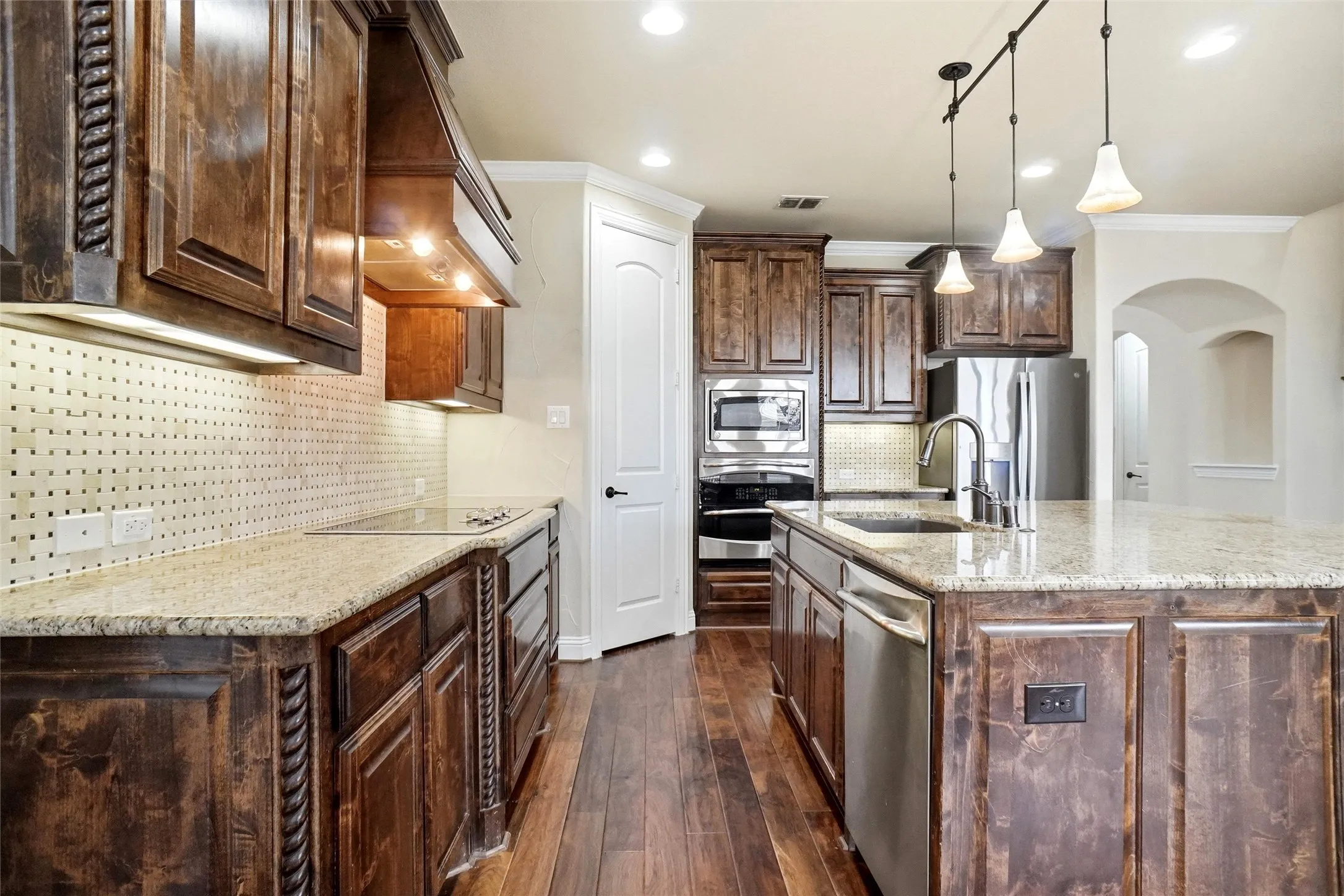 Single Family Residence For Sale in Denton County , 2832 Earl Drive, Trophy Club, Texas 76262, 4 Bedroom, 4 Bathroom, 2 Garage spaces, 2,900 Sqft, built in 2012, mls#21298496, Real Estate Agent in Trophy Club, Homes For Sale in Denton county, Homes For Sale in Trophy Club, Realtor in Trophy Club Texas, Real Estate Brokerage Independent Realty Texas, Luminita Cordes Realtor