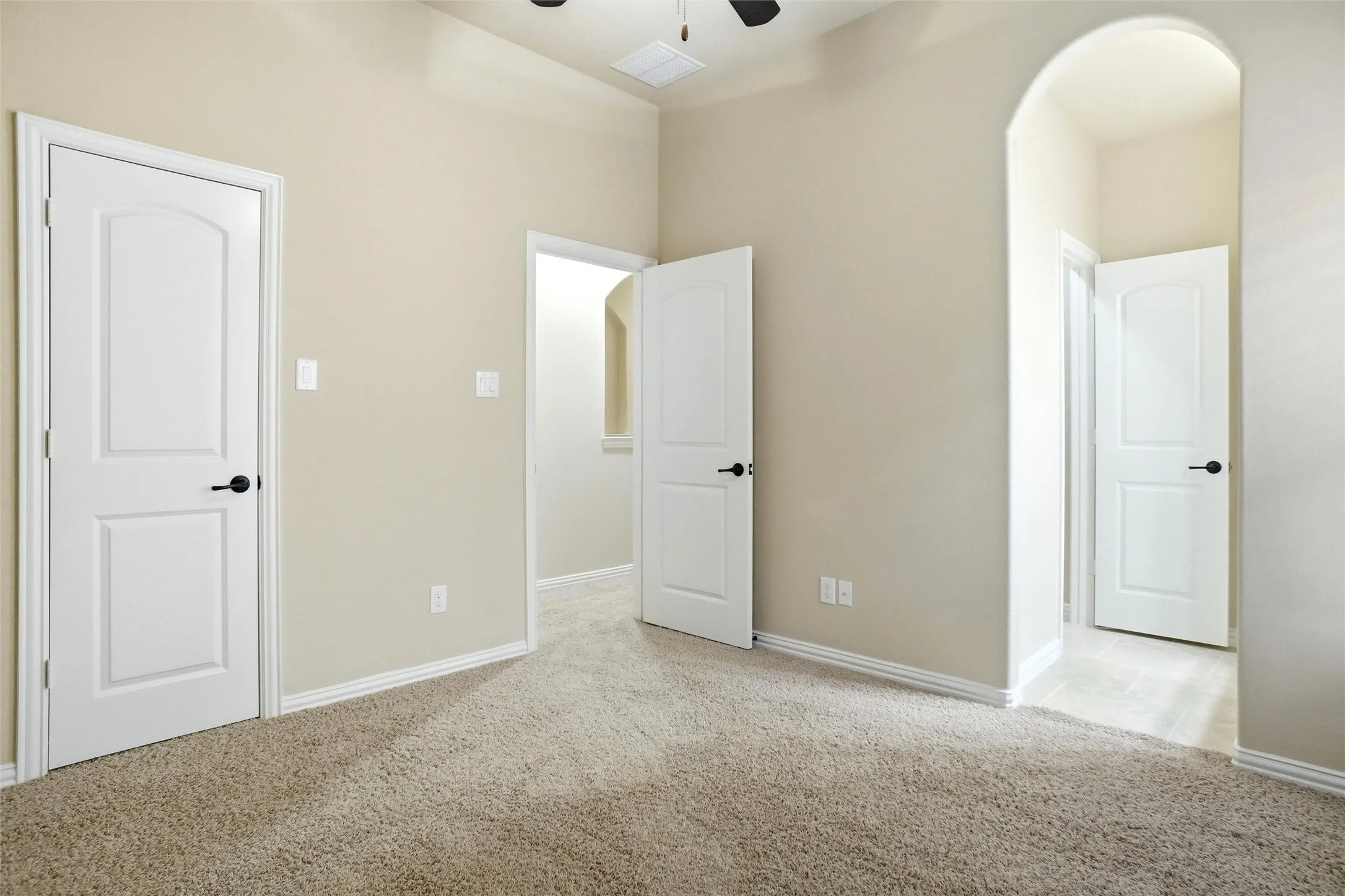 Single Family Residence For Sale in Denton County , 2832 Earl Drive, Trophy Club, Texas 76262, 4 Bedroom, 4 Bathroom, 2 Garage spaces, 2,900 Sqft, built in 2012, mls#21298496, Real Estate Agent in Trophy Club, Homes For Sale in Denton county, Homes For Sale in Trophy Club, Realtor in Trophy Club Texas, Real Estate Brokerage Independent Realty Texas, Luminita Cordes Realtor