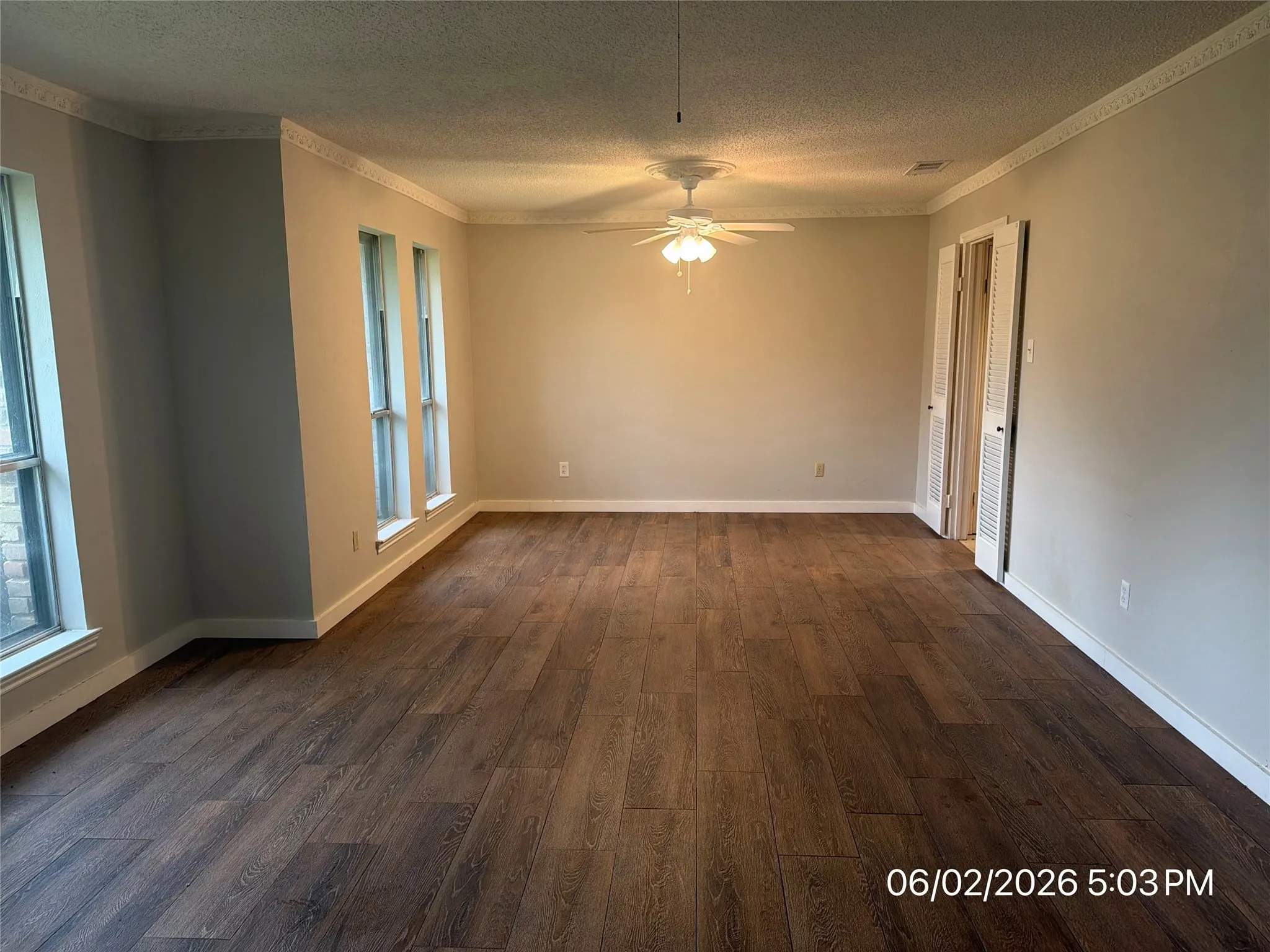 Single Family Residence For Sale in Ellis County , 103 Red Bud Court, Oak Leaf, Texas 75154, 3 Bedroom, 3 Bathroom, 2 Garage spaces, 2,428 Sqft, built in 1975, mls#21305690, Real Estate Agent in Oak Leaf, Homes For Sale in Ellis county, Homes For Sale in Oak Leaf, Realtor in Oak Leaf Texas, Real Estate Brokerage Independent Realty Texas, Luminita Cordes Realtor