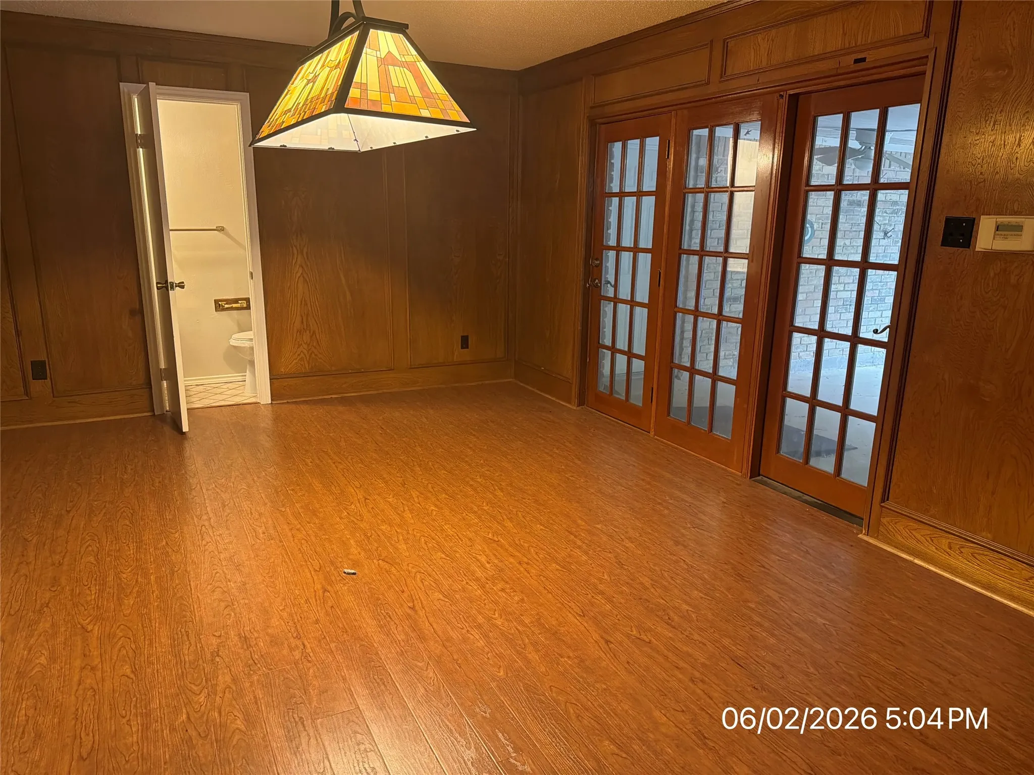 Single Family Residence For Sale in Ellis County , 103 Red Bud Court, Oak Leaf, Texas 75154, 3 Bedroom, 3 Bathroom, 2 Garage spaces, 2,428 Sqft, built in 1975, mls#21305690, Real Estate Agent in Oak Leaf, Homes For Sale in Ellis county, Homes For Sale in Oak Leaf, Realtor in Oak Leaf Texas, Real Estate Brokerage Independent Realty Texas, Luminita Cordes Realtor