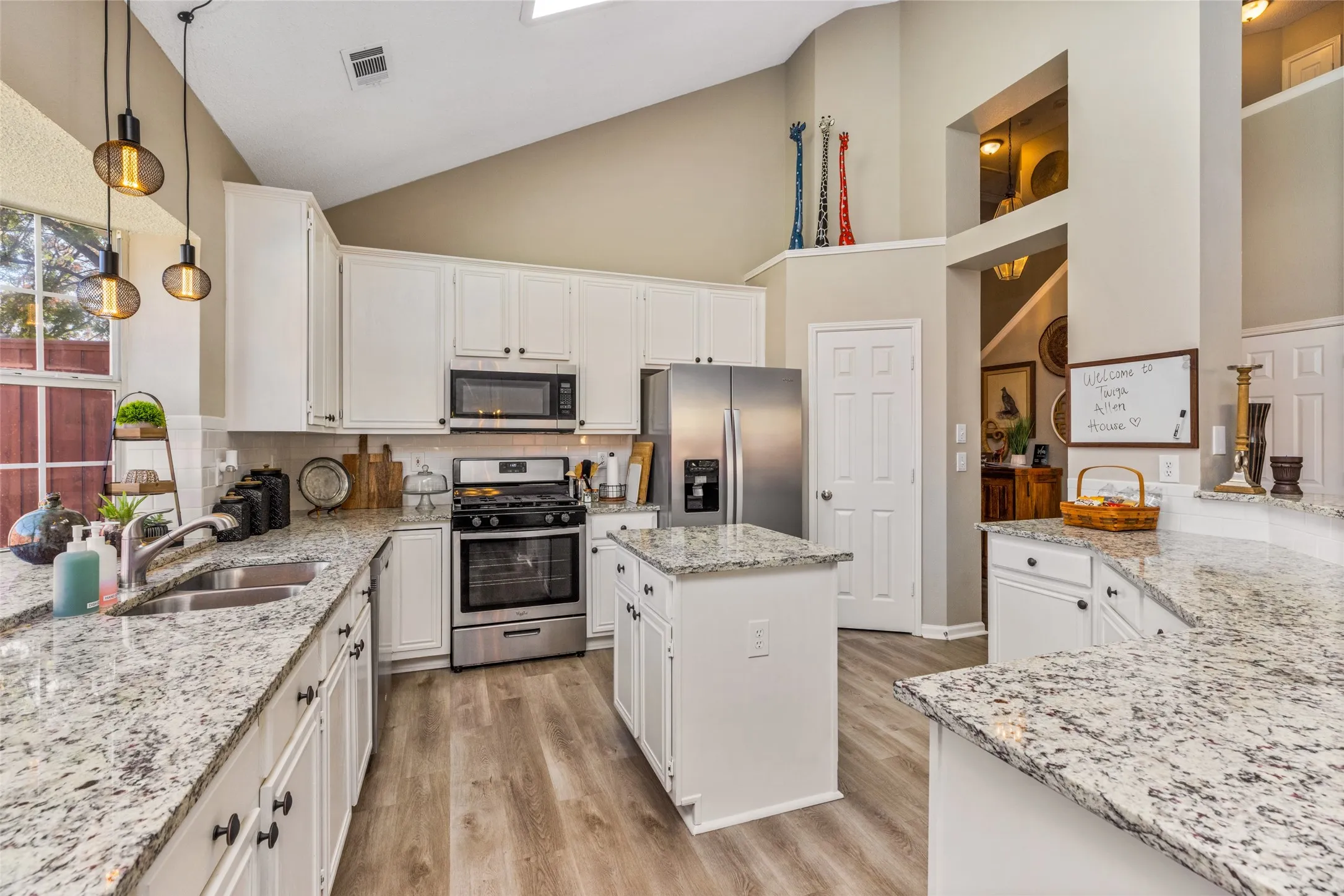 Single Family Residence For Sale in Collin County , 604 Grimsworth Court, Allen, Texas 75002, 4 Bedroom, 3 Bathroom, 2 Garage spaces, 2,800 Sqft, built in 1993, mls#21305688, Real Estate Agent in Allen, Homes For Sale in Collin county, Homes For Sale in Allen, Realtor in Allen Texas, Real Estate Brokerage Independent Realty Texas, Luminita Cordes Realtor