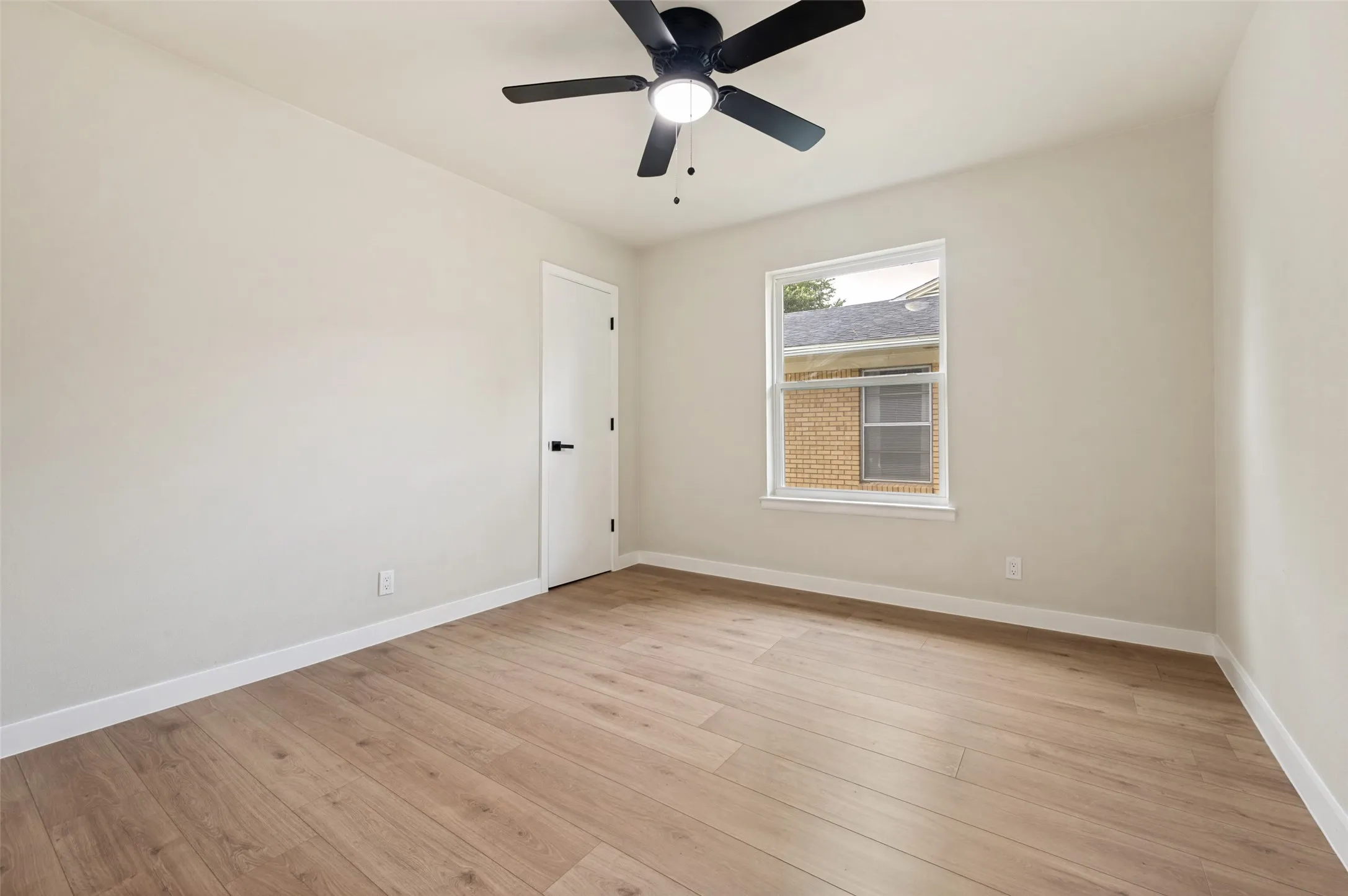 Single Family Residence For Sale in Dallas County , 10509 Channel Drive, Dallas, Texas 75229, 3 Bedroom, 2 Bathroom, 2 Garage spaces, 1,797 Sqft, built in 1958, mls#21305692, Real Estate Agent in Dallas, Homes For Sale in Dallas county, Homes For Sale in Dallas, Realtor in Dallas Texas, Real Estate Brokerage Independent Realty Texas, Luminita Cordes Realtor
