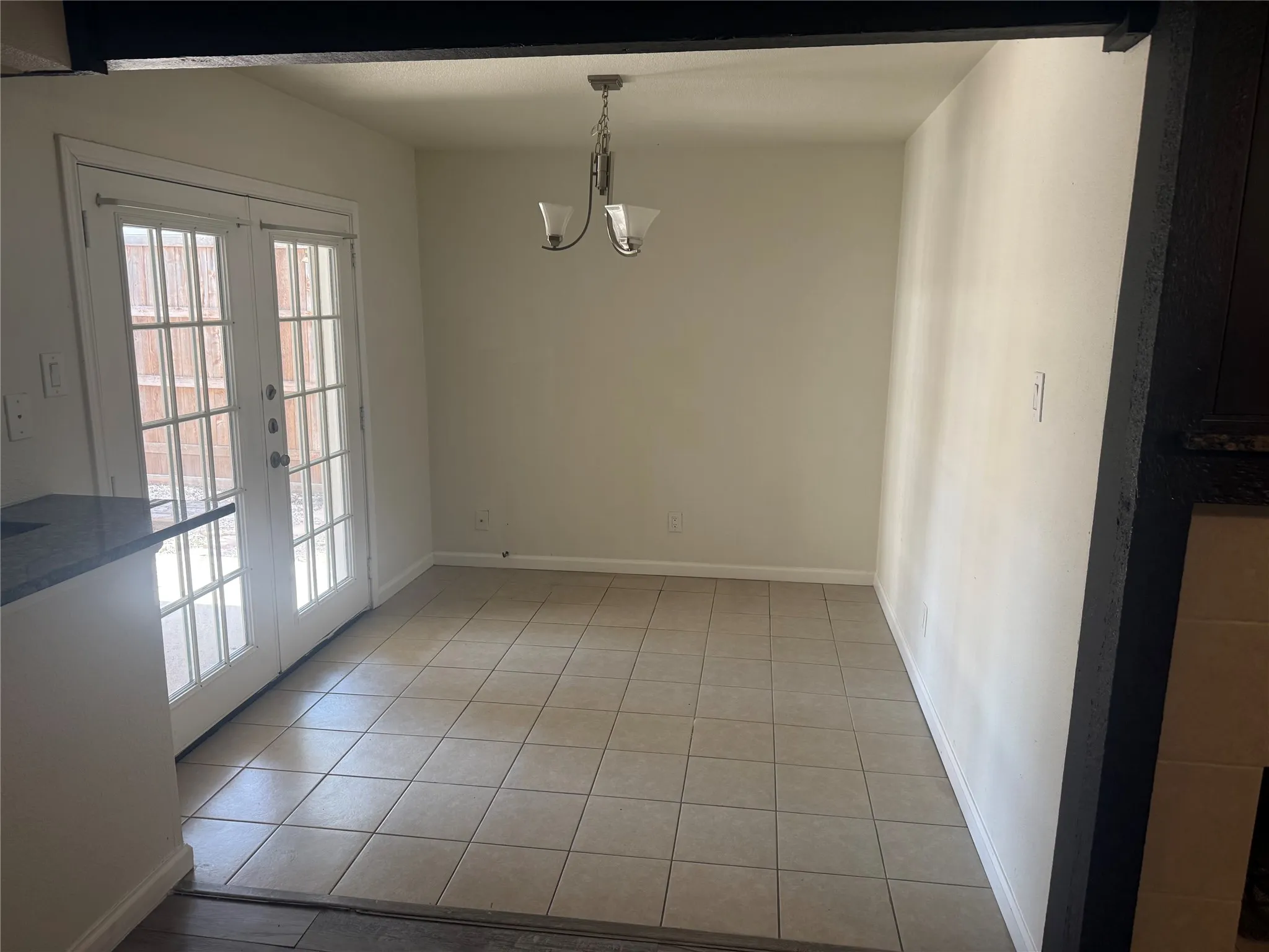 Townhouse For Rent in Dallas County , 2656 Via La Paloma, Carrollton, Texas 75006, 4 Bedroom, 3 Bathroom, Garage spaces, 1,642 Sqft, built in 1976, mls#21305695, Real Estate Agent in Carrollton, Homes For Rent in Dallas county, Homes For Rent in Carrollton, Realtor in Carrollton Texas, Real Estate Brokerage Independent Realty Texas, Luminita Cordes Realtor