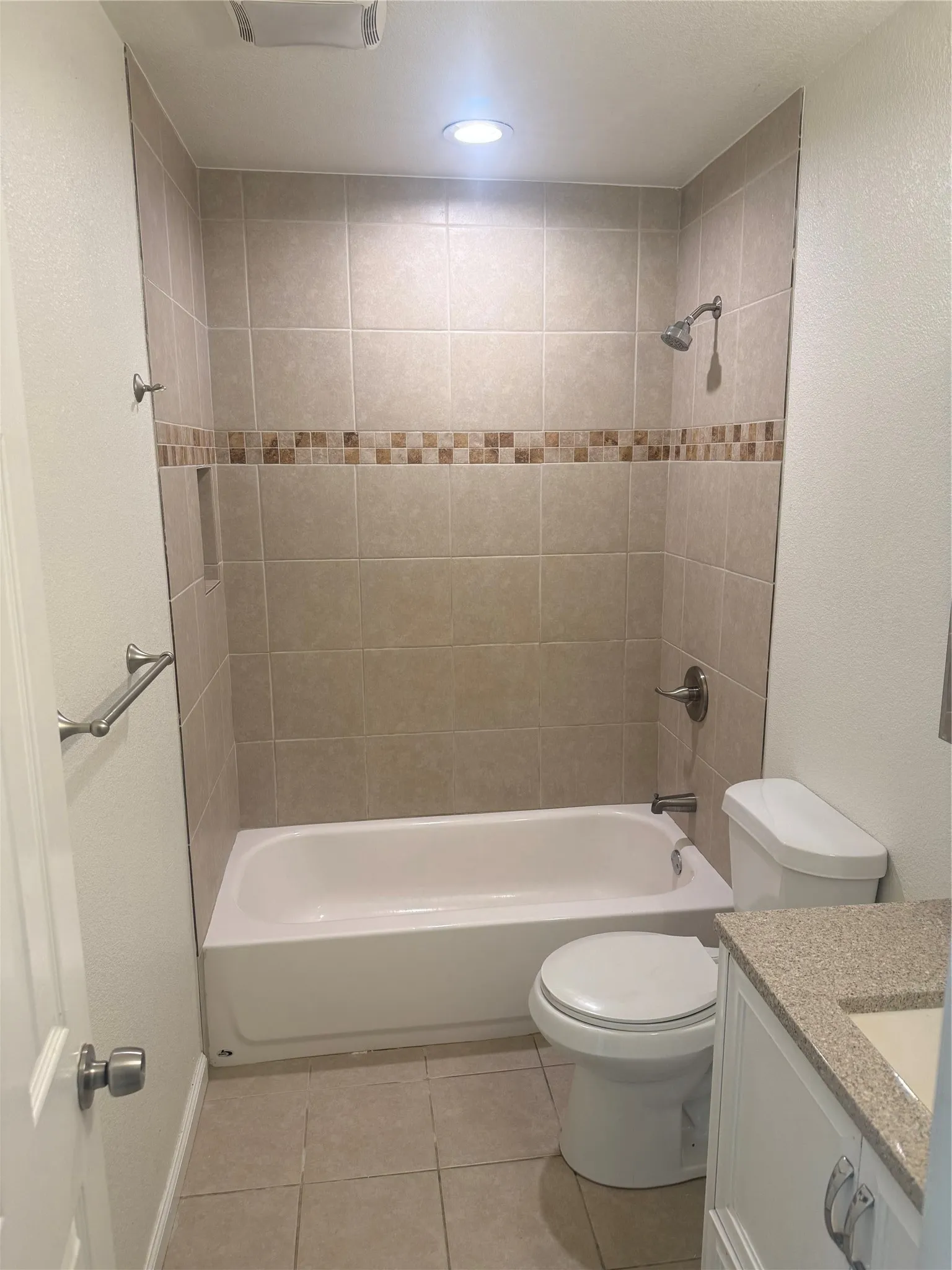 Townhouse For Rent in Dallas County , 2656 Via La Paloma, Carrollton, Texas 75006, 4 Bedroom, 3 Bathroom, Garage spaces, 1,642 Sqft, built in 1976, mls#21305695, Real Estate Agent in Carrollton, Homes For Rent in Dallas county, Homes For Rent in Carrollton, Realtor in Carrollton Texas, Real Estate Brokerage Independent Realty Texas, Luminita Cordes Realtor