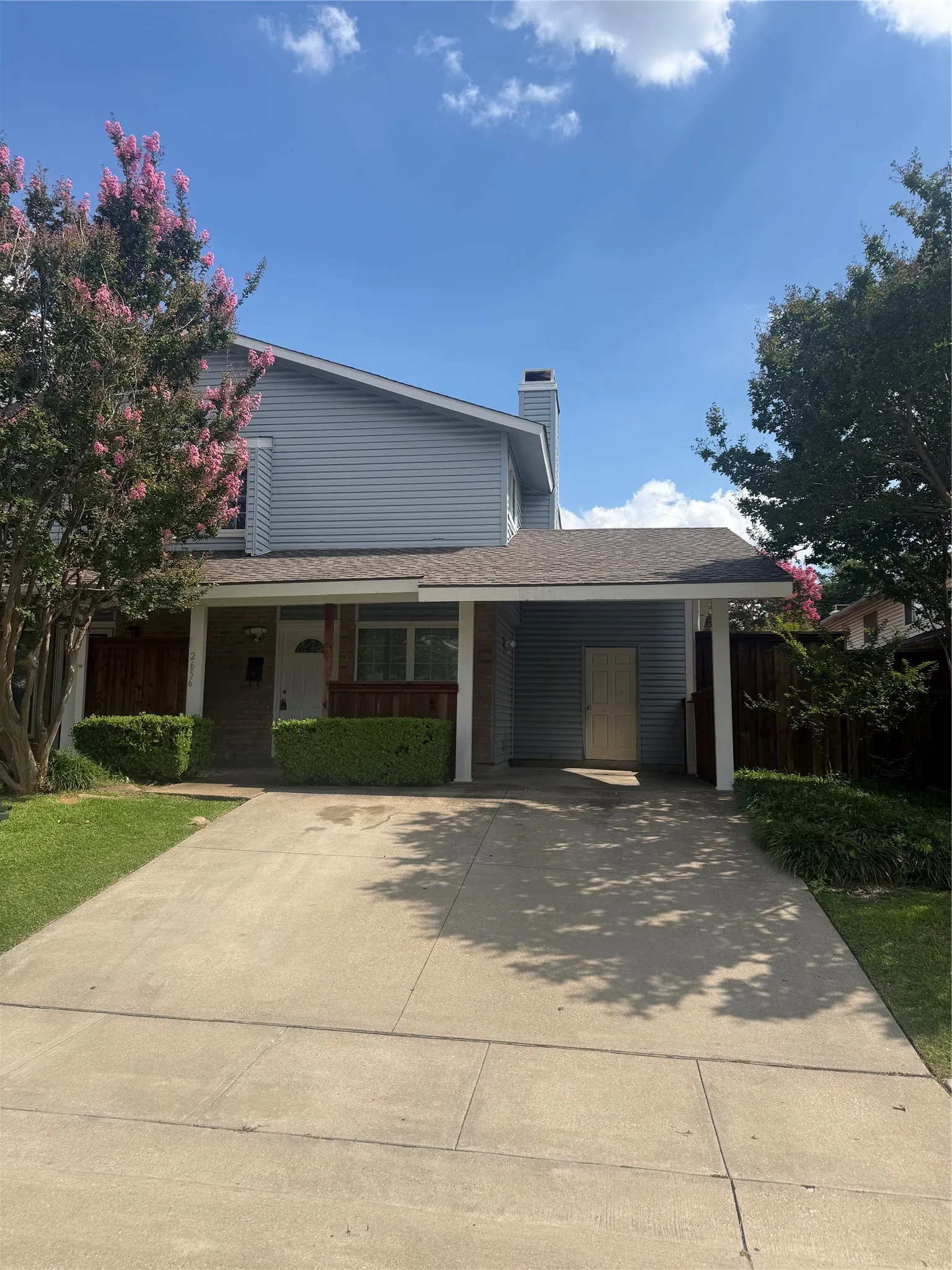 Townhouse For Rent in Dallas County , 2656 Via La Paloma, Carrollton, Texas 75006, 4 Bedroom, 3 Bathroom, Garage spaces, 1,642 Sqft, built in 1976, mls#21305695, Real Estate Agent in Carrollton, Homes For Rent in Dallas county, Homes For Rent in Carrollton, Realtor in Carrollton Texas, Real Estate Brokerage Independent Realty Texas, Luminita Cordes Realtor