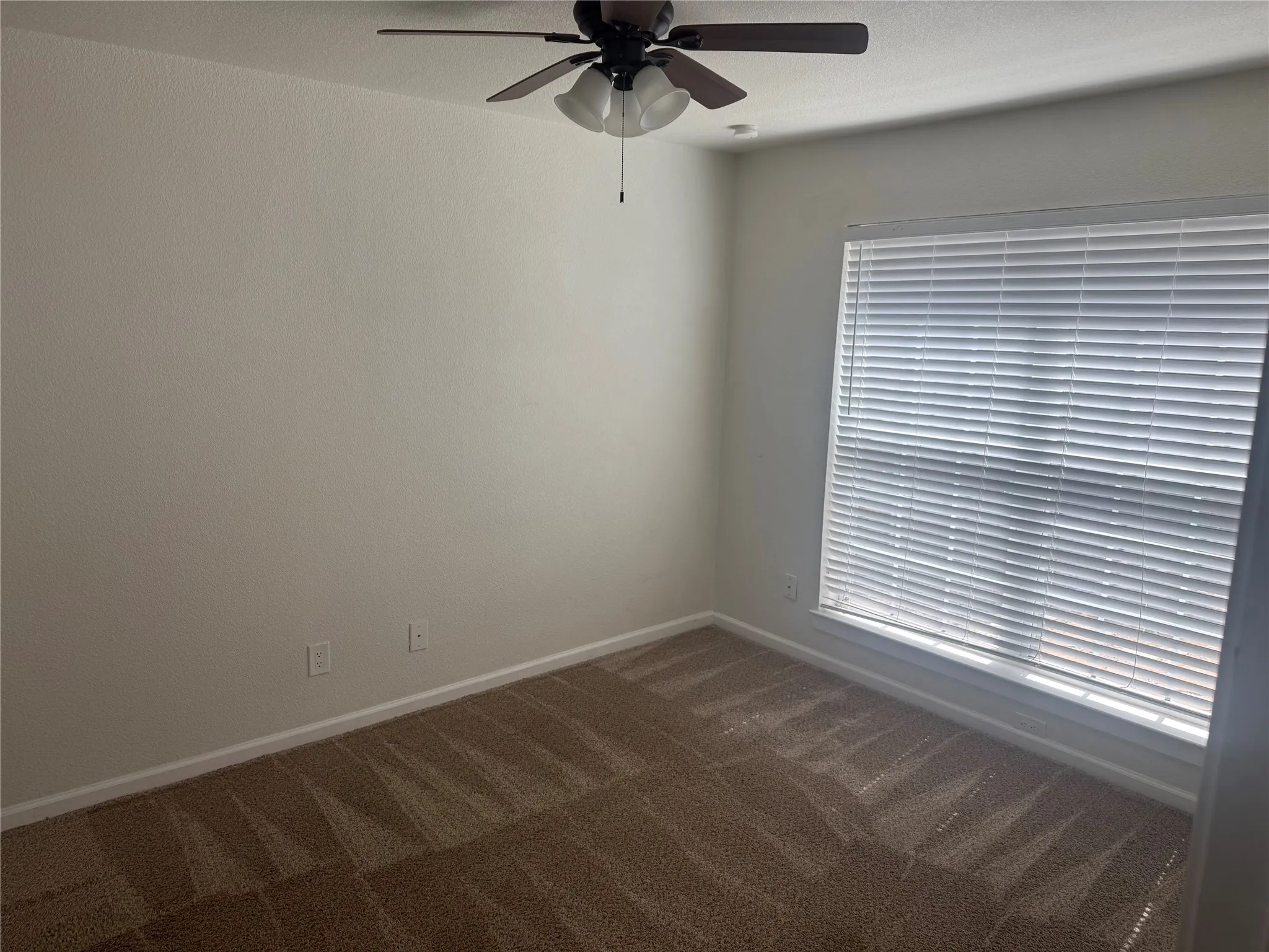 Townhouse For Rent in Dallas County , 2656 Via La Paloma, Carrollton, Texas 75006, 4 Bedroom, 3 Bathroom, Garage spaces, 1,642 Sqft, built in 1976, mls#21305695, Real Estate Agent in Carrollton, Homes For Rent in Dallas county, Homes For Rent in Carrollton, Realtor in Carrollton Texas, Real Estate Brokerage Independent Realty Texas, Luminita Cordes Realtor