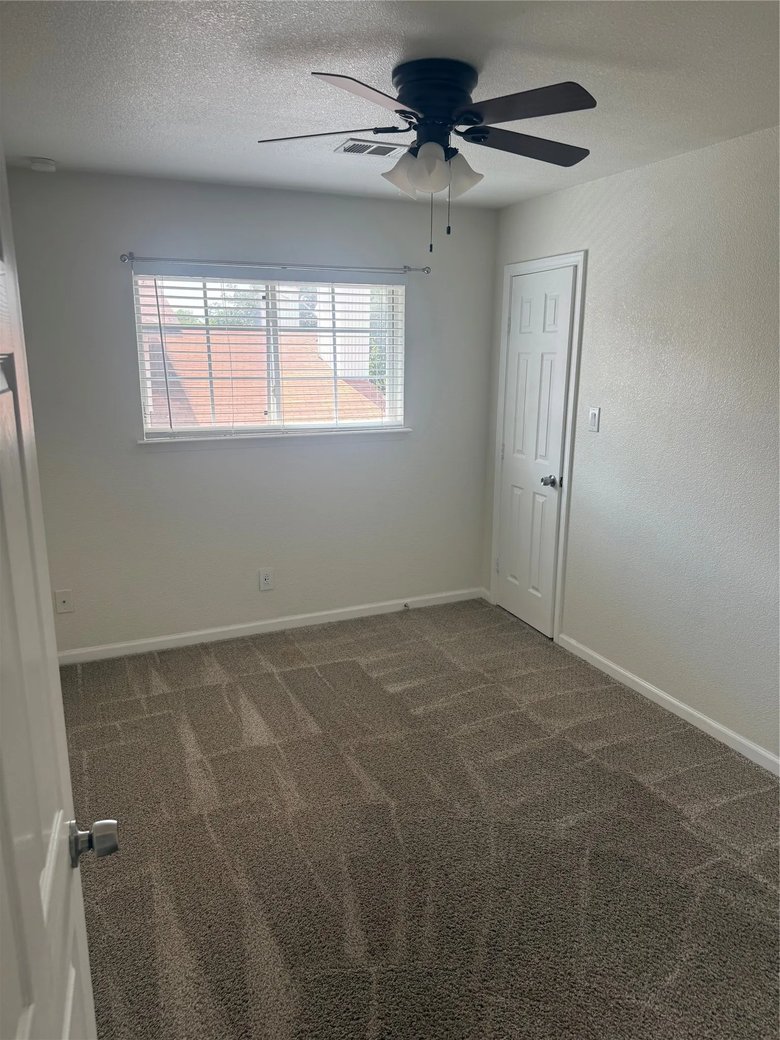 Townhouse For Rent in Dallas County , 2656 Via La Paloma, Carrollton, Texas 75006, 4 Bedroom, 3 Bathroom, Garage spaces, 1,642 Sqft, built in 1976, mls#21305695, Real Estate Agent in Carrollton, Homes For Rent in Dallas county, Homes For Rent in Carrollton, Realtor in Carrollton Texas, Real Estate Brokerage Independent Realty Texas, Luminita Cordes Realtor