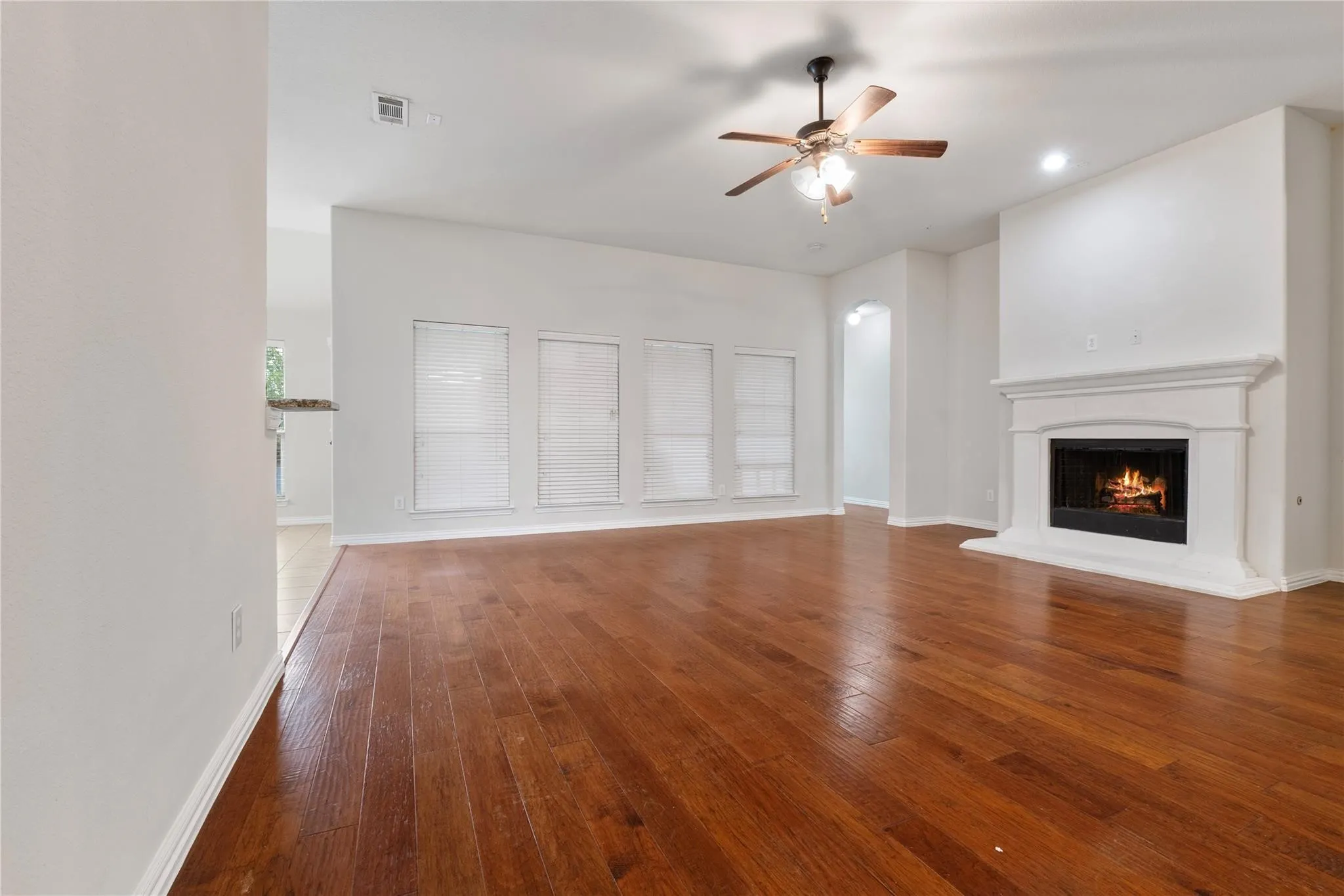 Single Family Residence For Rent in Dallas County , 4013 Dalton Drive, Rowlett, Texas 75089, 4 Bedroom, 4 Bathroom, 2 Garage spaces, 2,954 Sqft, built in 2012, mls#21305700, Real Estate Agent in Rowlett, Homes For Rent in Dallas county, Homes For Rent in Rowlett, Realtor in Rowlett Texas, Real Estate Brokerage Independent Realty Texas, Luminita Cordes Realtor