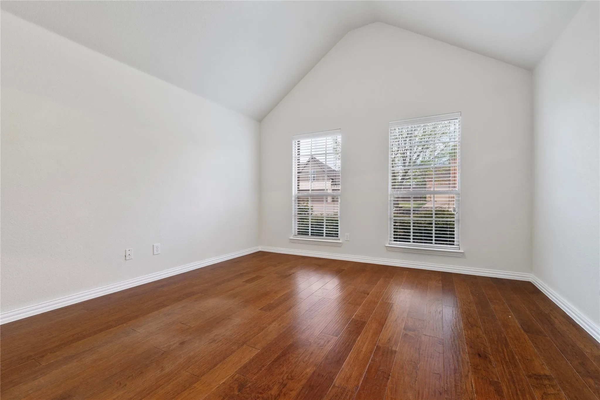 Single Family Residence For Rent in Dallas County , 4013 Dalton Drive, Rowlett, Texas 75089, 4 Bedroom, 4 Bathroom, 2 Garage spaces, 2,954 Sqft, built in 2012, mls#21305700, Real Estate Agent in Rowlett, Homes For Rent in Dallas county, Homes For Rent in Rowlett, Realtor in Rowlett Texas, Real Estate Brokerage Independent Realty Texas, Luminita Cordes Realtor