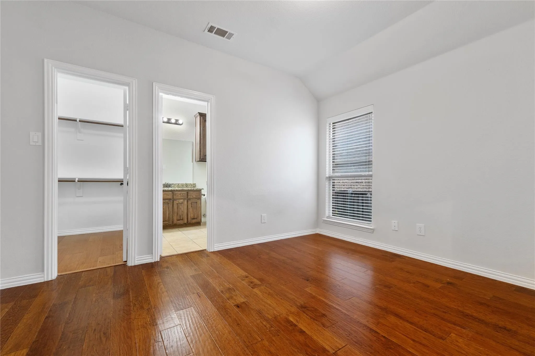 Single Family Residence For Rent in Dallas County , 4013 Dalton Drive, Rowlett, Texas 75089, 4 Bedroom, 4 Bathroom, 2 Garage spaces, 2,954 Sqft, built in 2012, mls#21305700, Real Estate Agent in Rowlett, Homes For Rent in Dallas county, Homes For Rent in Rowlett, Realtor in Rowlett Texas, Real Estate Brokerage Independent Realty Texas, Luminita Cordes Realtor