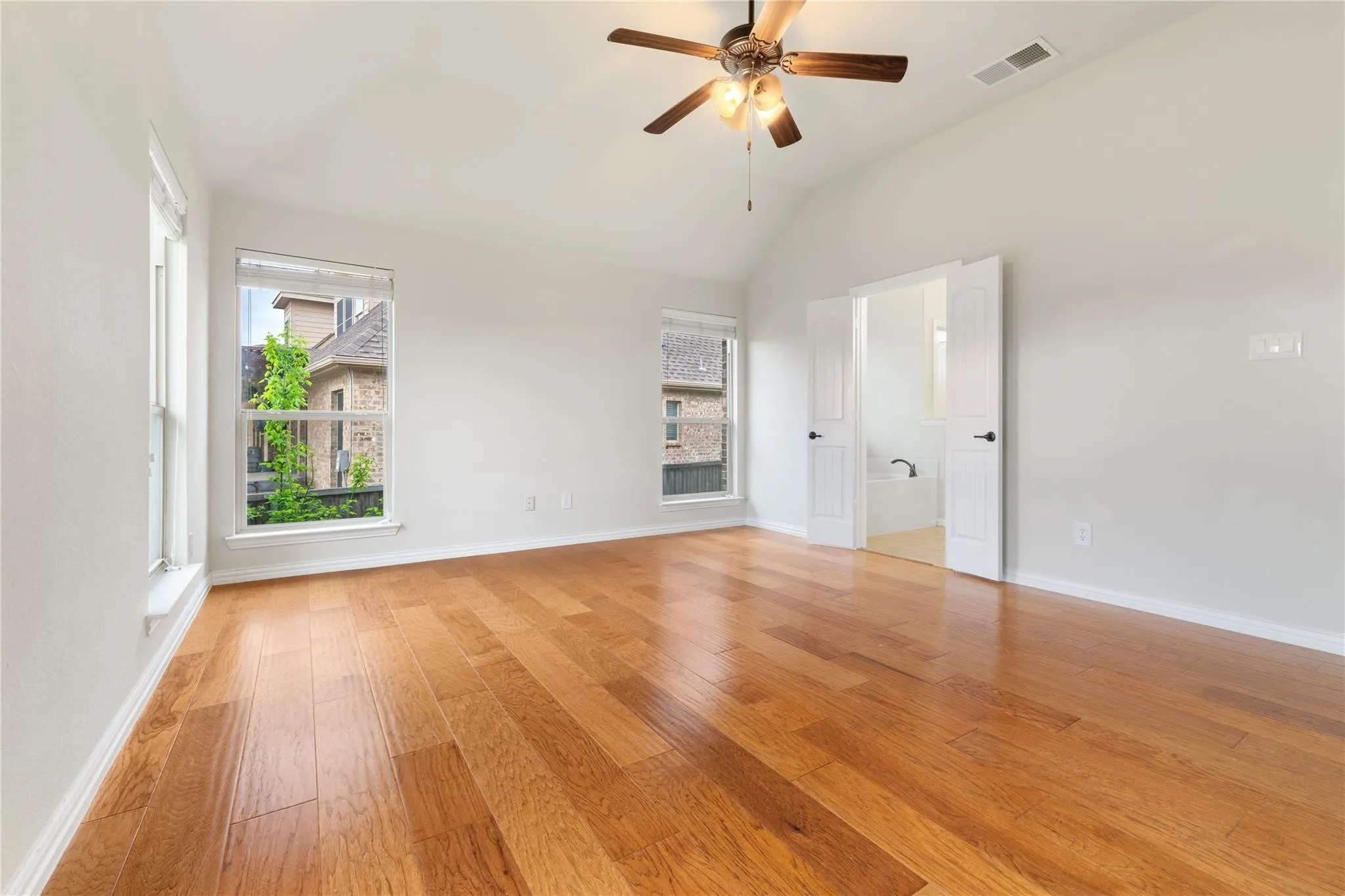 Single Family Residence For Rent in Dallas County , 4013 Dalton Drive, Rowlett, Texas 75089, 4 Bedroom, 4 Bathroom, 2 Garage spaces, 2,954 Sqft, built in 2012, mls#21305700, Real Estate Agent in Rowlett, Homes For Rent in Dallas county, Homes For Rent in Rowlett, Realtor in Rowlett Texas, Real Estate Brokerage Independent Realty Texas, Luminita Cordes Realtor