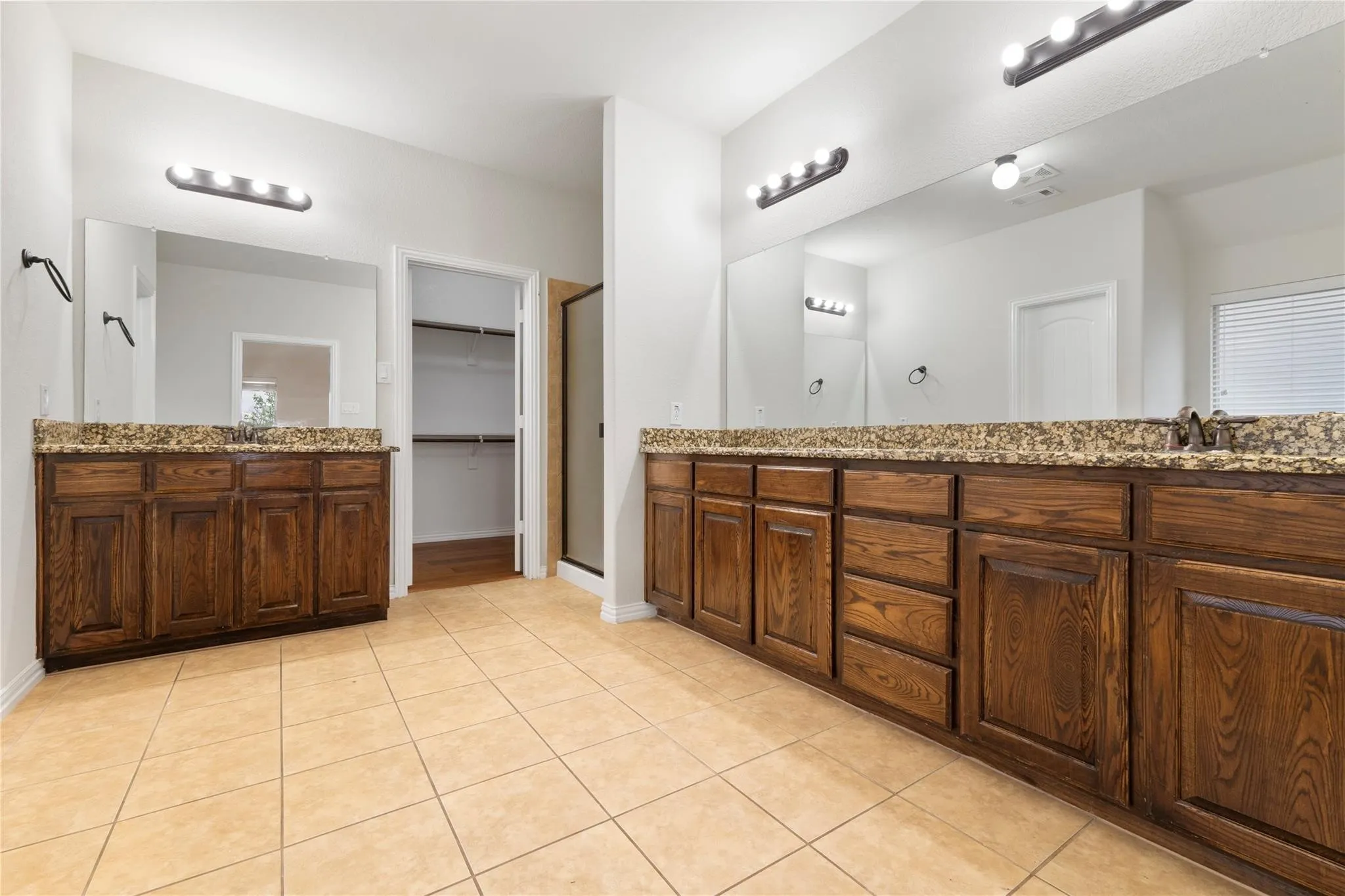 Single Family Residence For Rent in Dallas County , 4013 Dalton Drive, Rowlett, Texas 75089, 4 Bedroom, 4 Bathroom, 2 Garage spaces, 2,954 Sqft, built in 2012, mls#21305700, Real Estate Agent in Rowlett, Homes For Rent in Dallas county, Homes For Rent in Rowlett, Realtor in Rowlett Texas, Real Estate Brokerage Independent Realty Texas, Luminita Cordes Realtor