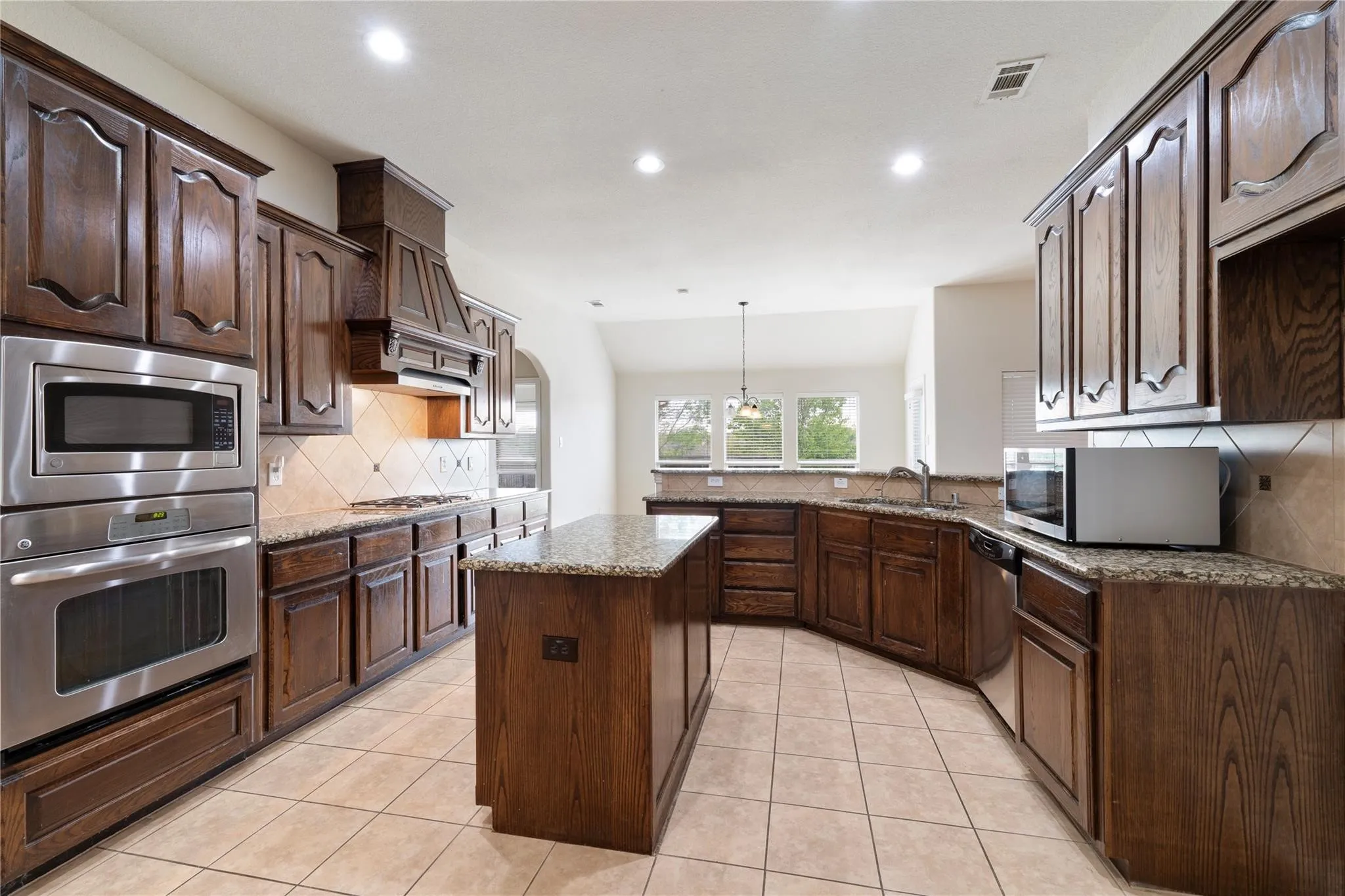 Single Family Residence For Rent in Dallas County , 4013 Dalton Drive, Rowlett, Texas 75089, 4 Bedroom, 4 Bathroom, 2 Garage spaces, 2,954 Sqft, built in 2012, mls#21305700, Real Estate Agent in Rowlett, Homes For Rent in Dallas county, Homes For Rent in Rowlett, Realtor in Rowlett Texas, Real Estate Brokerage Independent Realty Texas, Luminita Cordes Realtor