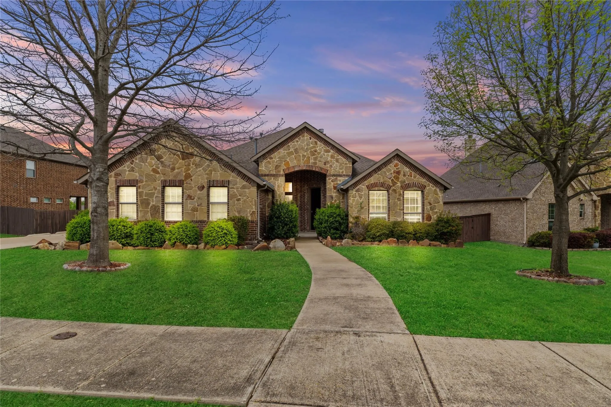 Single Family Residence For Rent in Dallas County , 4013 Dalton Drive, Rowlett, Texas 75089, 4 Bedroom, 4 Bathroom, 2 Garage spaces, 2,954 Sqft, built in 2012, mls#21305700, Real Estate Agent in Rowlett, Homes For Rent in Dallas county, Homes For Rent in Rowlett, Realtor in Rowlett Texas, Real Estate Brokerage Independent Realty Texas, Luminita Cordes Realtor