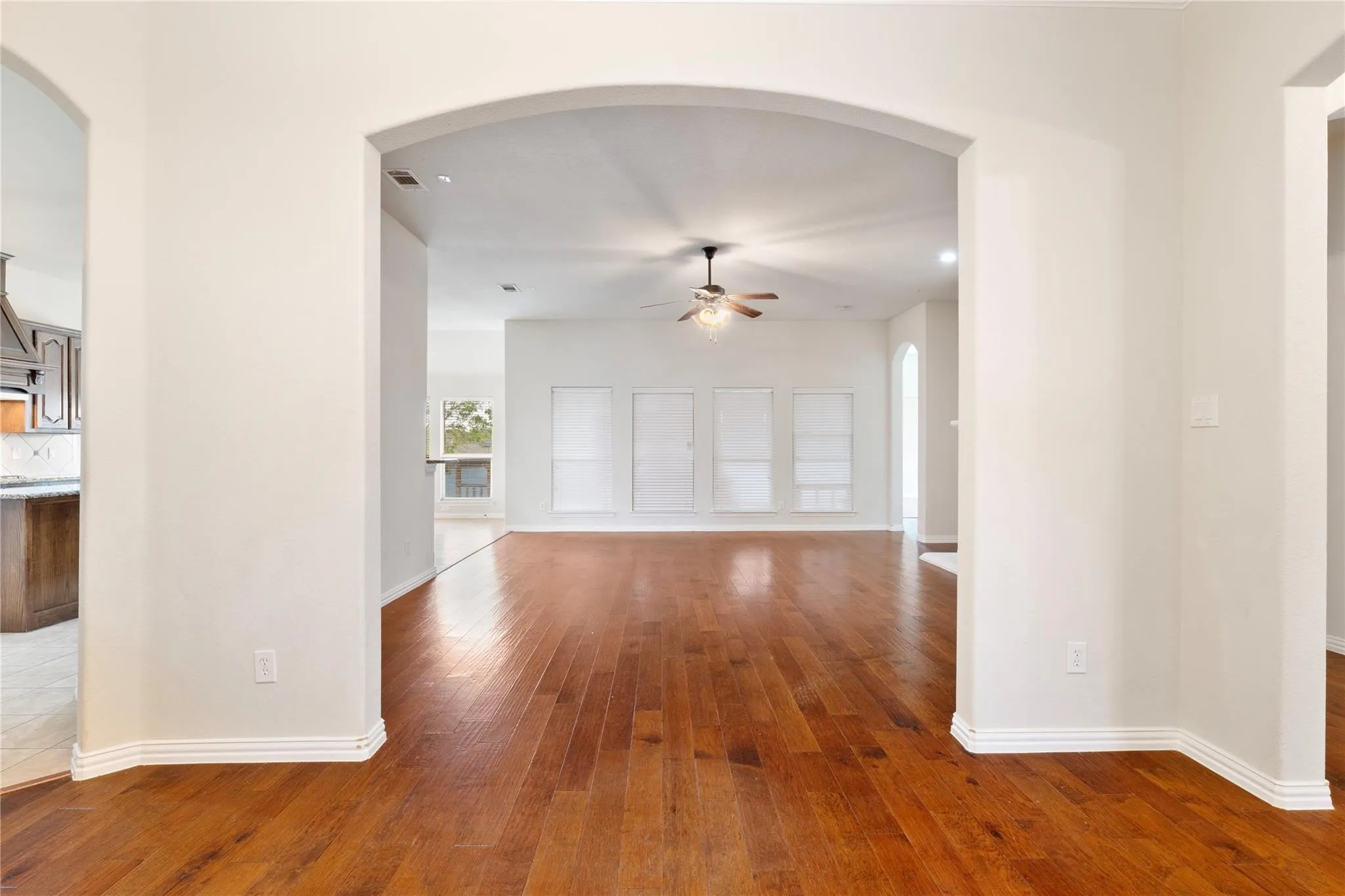 Single Family Residence For Rent in Dallas County , 4013 Dalton Drive, Rowlett, Texas 75089, 4 Bedroom, 4 Bathroom, 2 Garage spaces, 2,954 Sqft, built in 2012, mls#21305700, Real Estate Agent in Rowlett, Homes For Rent in Dallas county, Homes For Rent in Rowlett, Realtor in Rowlett Texas, Real Estate Brokerage Independent Realty Texas, Luminita Cordes Realtor