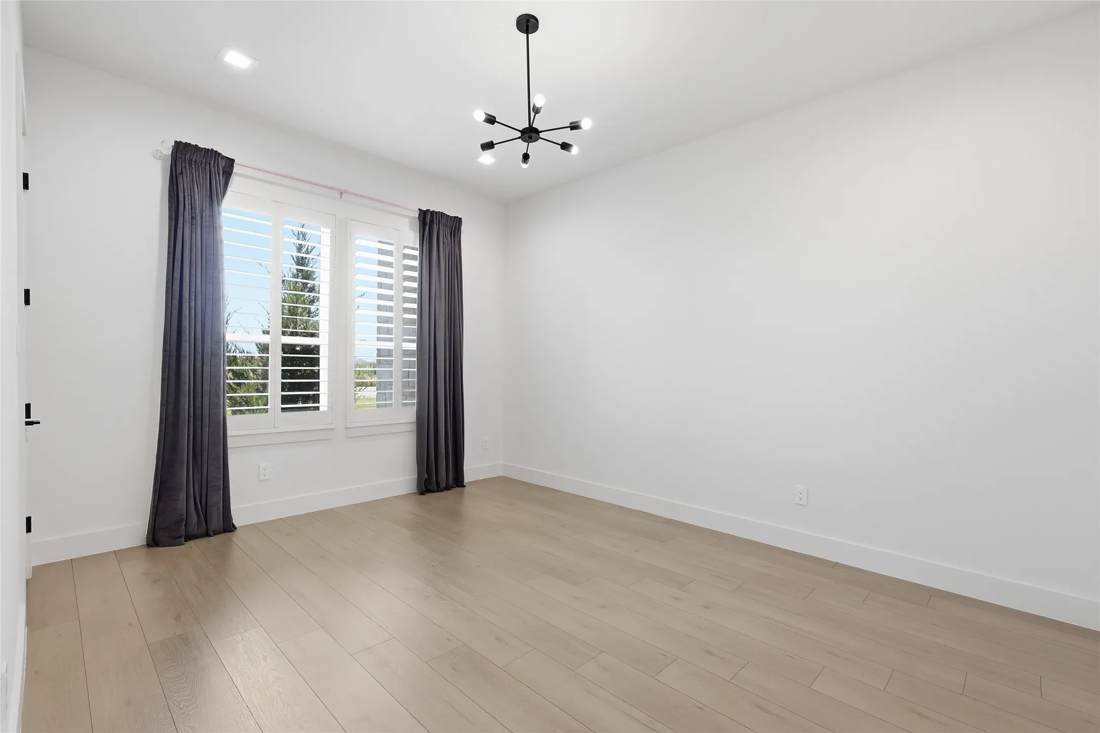 Bedroom (Main House)