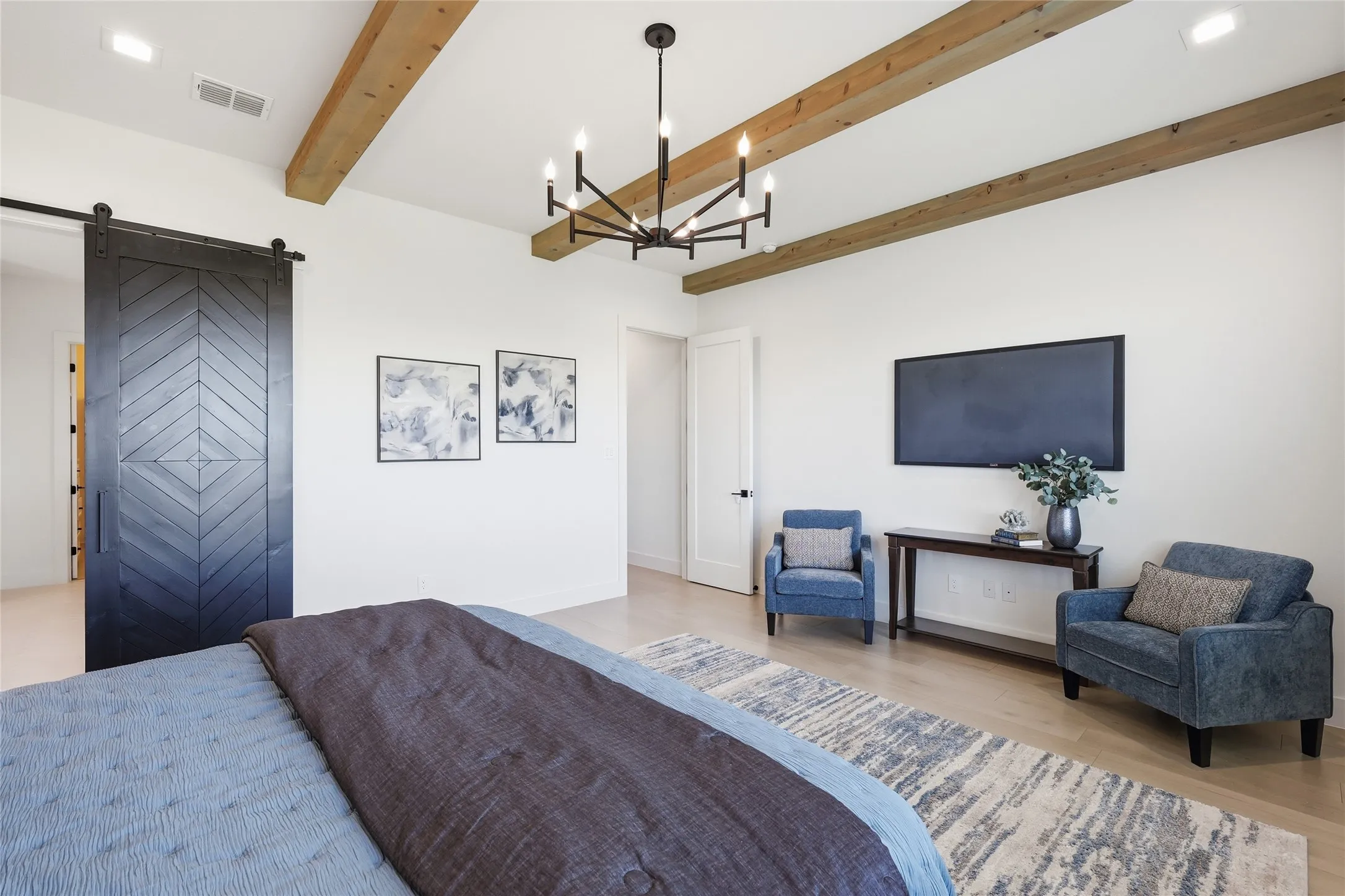 Primary Ensuite Bedroom (Main House)