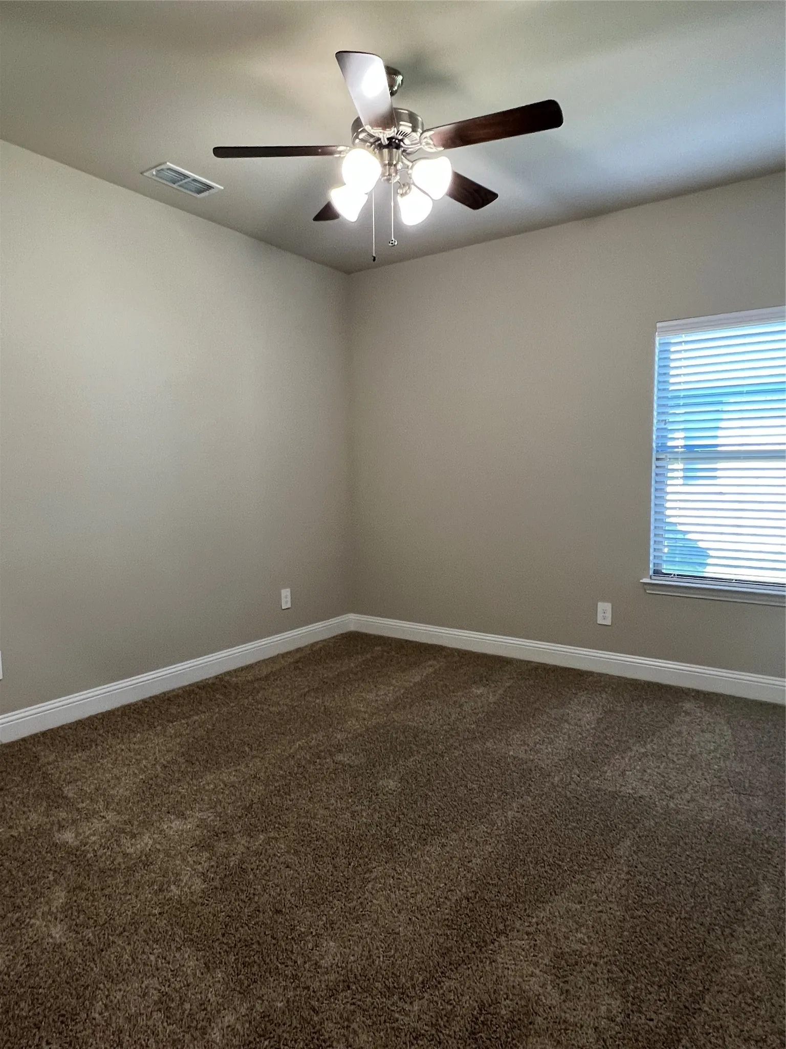 Single Family Residence For Rent in Kaufman County , 639 Comal Drive, Crandall, Texas 75114, 3 Bedroom, 2 Bathroom, 2 Garage spaces, 1,812 Sqft, built in 2022, mls#21305715, Real Estate Agent in Crandall, Homes For Rent in Kaufman county, Homes For Rent in Crandall, Realtor in Crandall Texas, Real Estate Brokerage Independent Realty Texas, Luminita Cordes Realtor