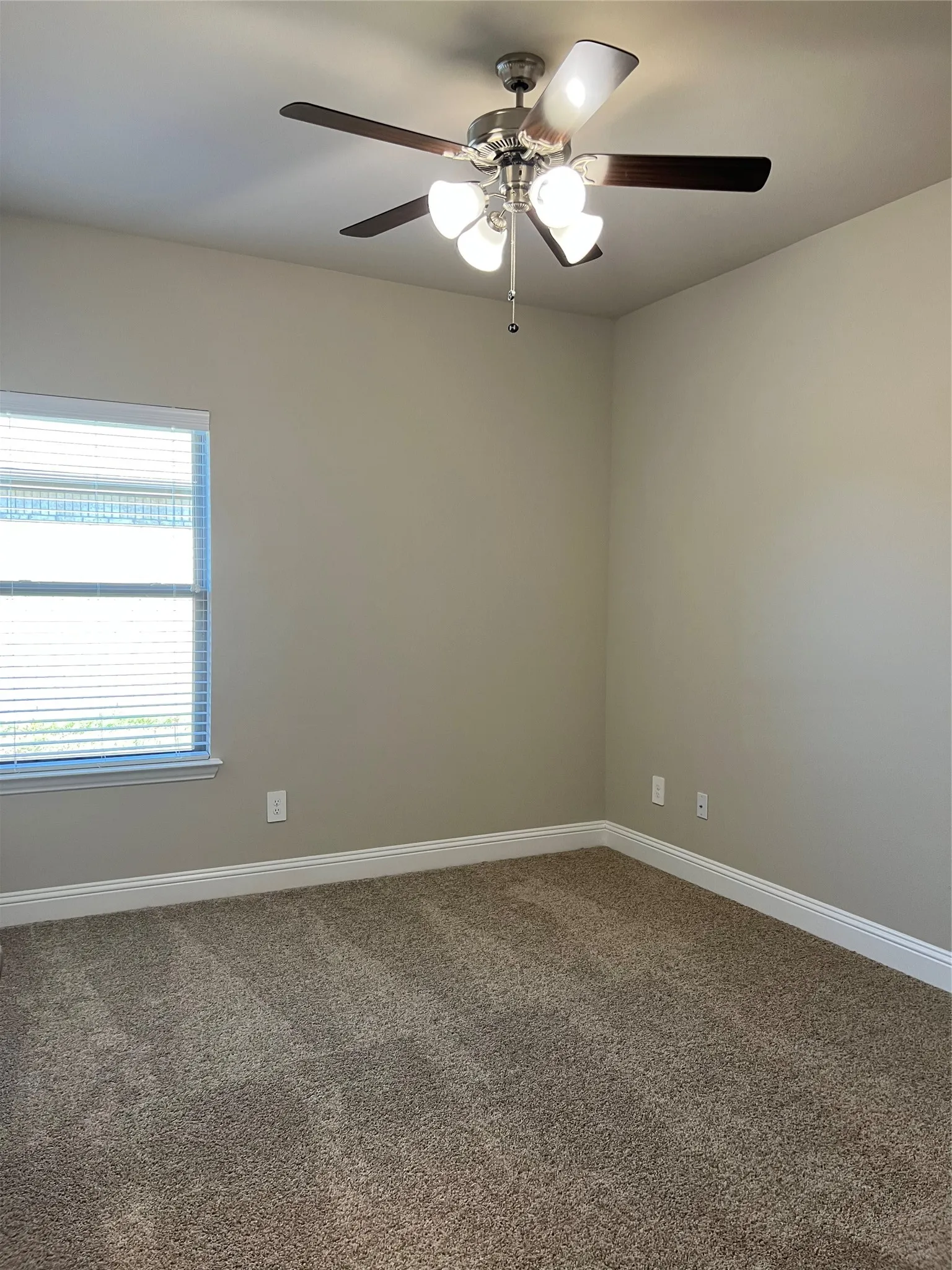 Single Family Residence For Rent in Kaufman County , 639 Comal Drive, Crandall, Texas 75114, 3 Bedroom, 2 Bathroom, 2 Garage spaces, 1,812 Sqft, built in 2022, mls#21305715, Real Estate Agent in Crandall, Homes For Rent in Kaufman county, Homes For Rent in Crandall, Realtor in Crandall Texas, Real Estate Brokerage Independent Realty Texas, Luminita Cordes Realtor