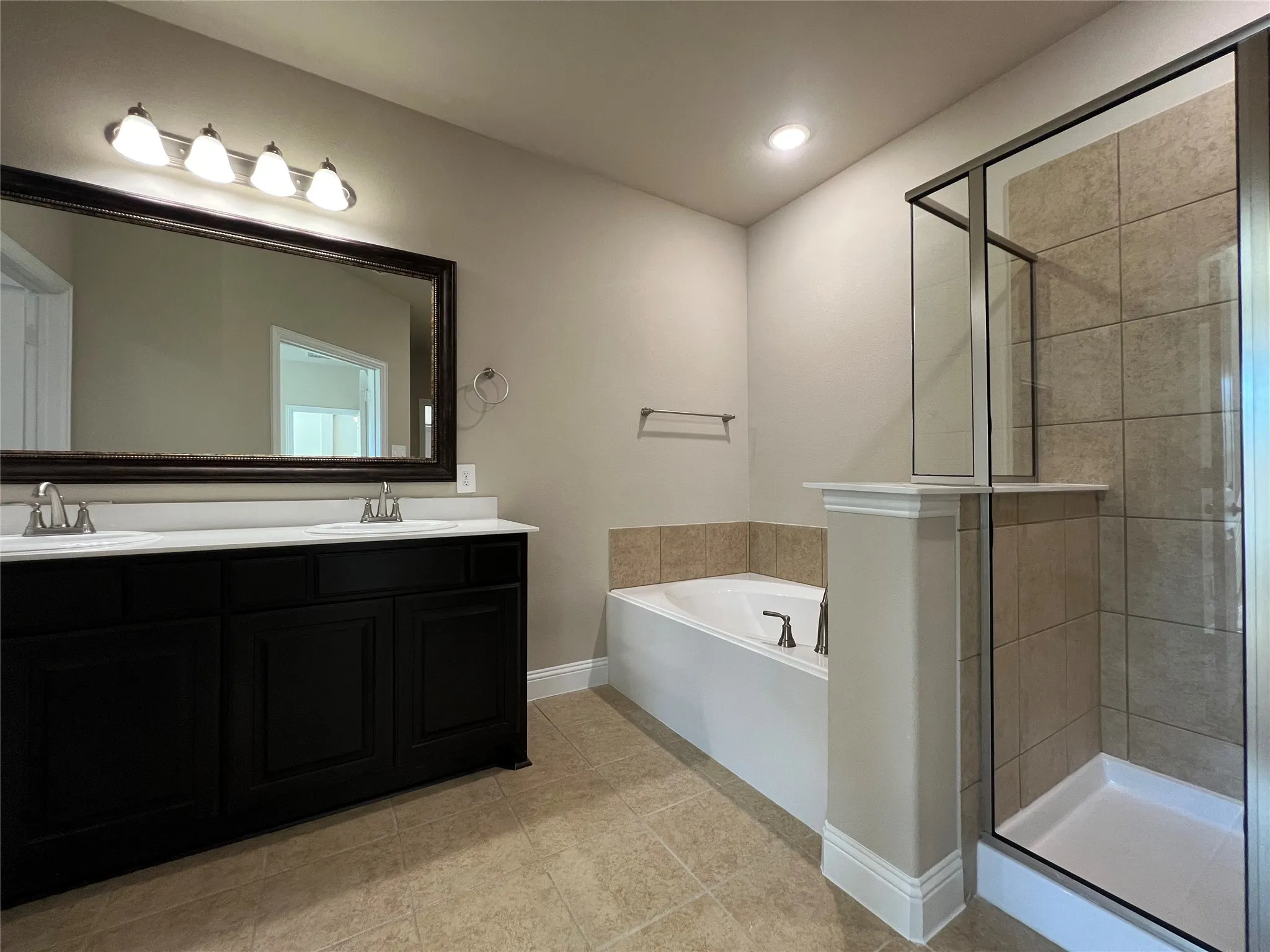 Single Family Residence For Rent in Kaufman County , 639 Comal Drive, Crandall, Texas 75114, 3 Bedroom, 2 Bathroom, 2 Garage spaces, 1,812 Sqft, built in 2022, mls#21305715, Real Estate Agent in Crandall, Homes For Rent in Kaufman county, Homes For Rent in Crandall, Realtor in Crandall Texas, Real Estate Brokerage Independent Realty Texas, Luminita Cordes Realtor
