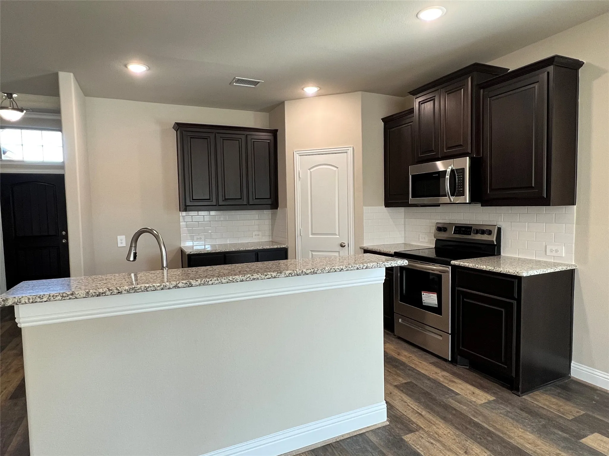 Single Family Residence For Rent in Kaufman County , 639 Comal Drive, Crandall, Texas 75114, 3 Bedroom, 2 Bathroom, 2 Garage spaces, 1,812 Sqft, built in 2022, mls#21305715, Real Estate Agent in Crandall, Homes For Rent in Kaufman county, Homes For Rent in Crandall, Realtor in Crandall Texas, Real Estate Brokerage Independent Realty Texas, Luminita Cordes Realtor