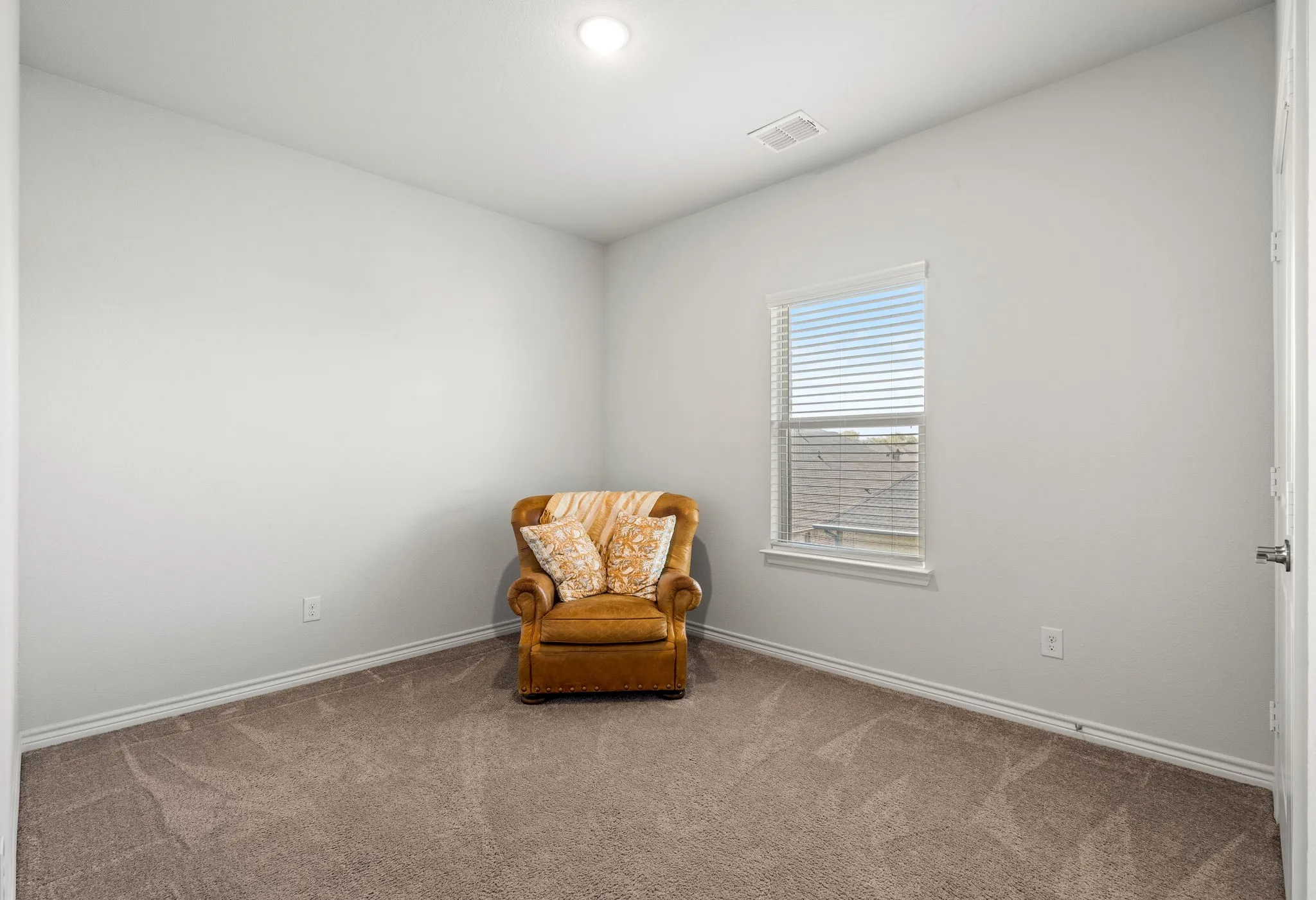 Single Family Residence For Sale in Denton County , 5305 Brazos Lane, Denton, Texas 76226, 4 Bedroom, 3 Bathroom, 3 Garage spaces, 3,003 Sqft, built in 2020, mls#21305219, Real Estate Agent in Denton, Homes For Sale in Denton county, Homes For Sale in Denton, Realtor in Denton Texas, Real Estate Brokerage Independent Realty Texas, Luminita Cordes Realtor