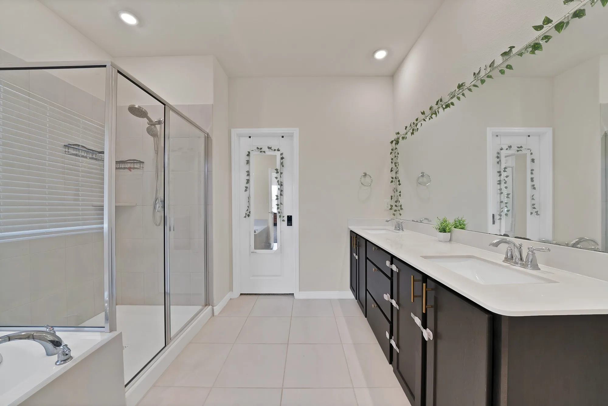 Single Family Residence For Sale in Denton County , 3813 Silver City Avenue, Aubrey, Texas 76227, 5 Bedroom, 4 Bathroom, 2 Garage spaces, 3,401 Sqft, built in 2023, mls#21300033, Real Estate Agent in Aubrey, Homes For Sale in Denton county, Homes For Sale in Aubrey, Realtor in Aubrey Texas, Real Estate Brokerage Independent Realty Texas, Luminita Cordes Realtor