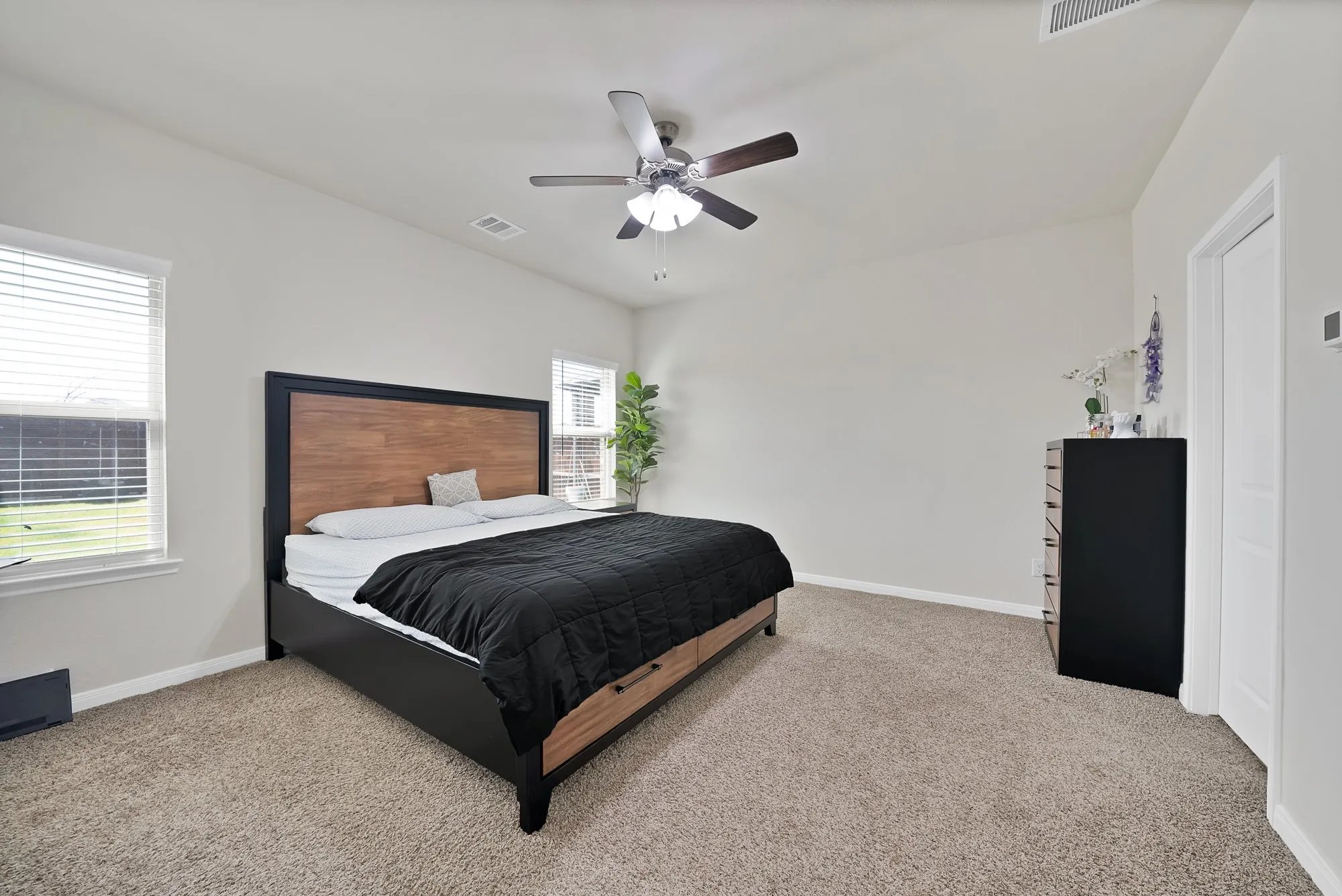 Single Family Residence For Sale in Denton County , 3813 Silver City Avenue, Aubrey, Texas 76227, 5 Bedroom, 4 Bathroom, 2 Garage spaces, 3,401 Sqft, built in 2023, mls#21300033, Real Estate Agent in Aubrey, Homes For Sale in Denton county, Homes For Sale in Aubrey, Realtor in Aubrey Texas, Real Estate Brokerage Independent Realty Texas, Luminita Cordes Realtor