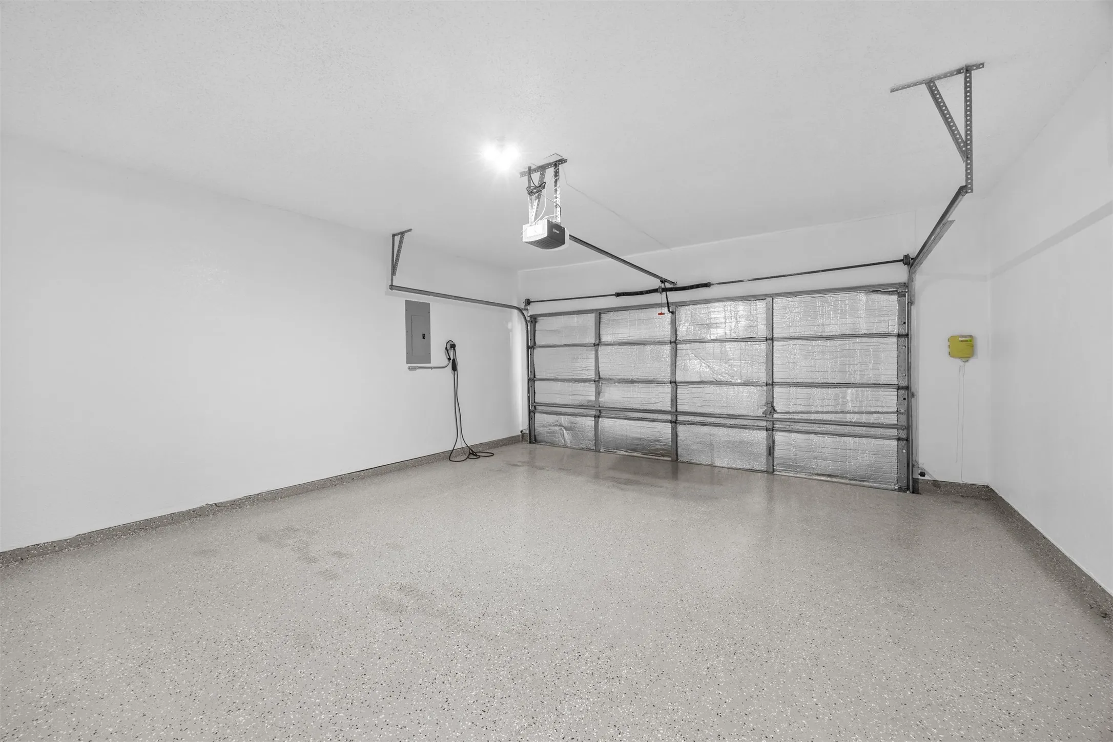 Single Family Residence For Sale in Dallas County , 9446 Abbey Road, Irving, Texas 75063, 3 Bedroom, 3 Bathroom, 2 Garage spaces, 2,539 Sqft, built in 1991, mls#21301094, Real Estate Agent in Irving, Homes For Sale in Dallas county, Homes For Sale in Irving, Realtor in Irving Texas, Real Estate Brokerage Independent Realty Texas, Luminita Cordes Realtor