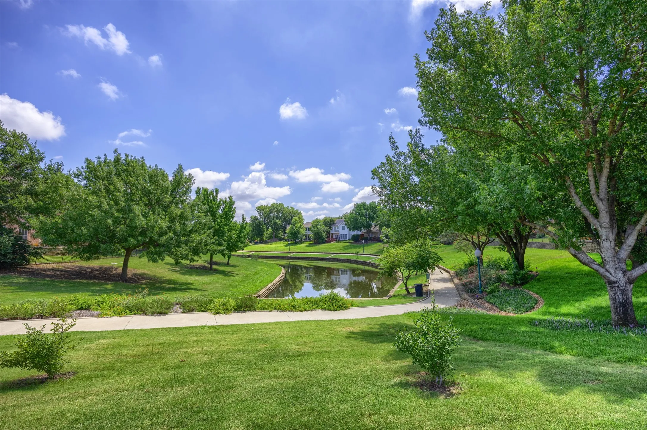 Single Family Residence For Sale in Dallas County , 9446 Abbey Road, Irving, Texas 75063, 3 Bedroom, 3 Bathroom, 2 Garage spaces, 2,539 Sqft, built in 1991, mls#21301094, Real Estate Agent in Irving, Homes For Sale in Dallas county, Homes For Sale in Irving, Realtor in Irving Texas, Real Estate Brokerage Independent Realty Texas, Luminita Cordes Realtor