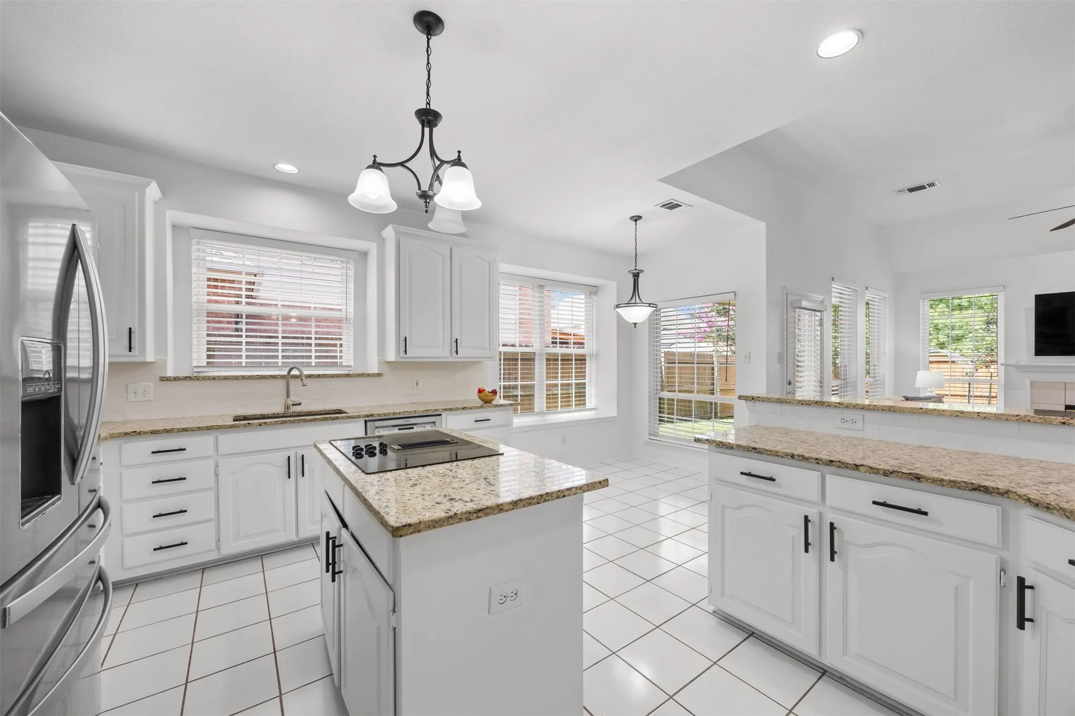 Single Family Residence For Sale in Dallas County , 9446 Abbey Road, Irving, Texas 75063, 3 Bedroom, 3 Bathroom, 2 Garage spaces, 2,539 Sqft, built in 1991, mls#21301094, Real Estate Agent in Irving, Homes For Sale in Dallas county, Homes For Sale in Irving, Realtor in Irving Texas, Real Estate Brokerage Independent Realty Texas, Luminita Cordes Realtor