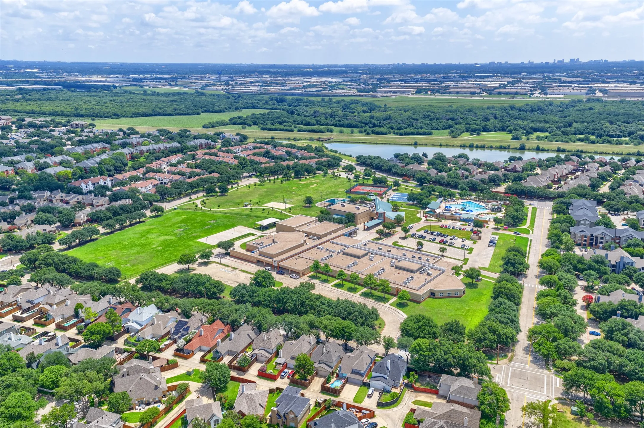 Single Family Residence For Sale in Dallas County , 9446 Abbey Road, Irving, Texas 75063, 3 Bedroom, 3 Bathroom, 2 Garage spaces, 2,539 Sqft, built in 1991, mls#21301094, Real Estate Agent in Irving, Homes For Sale in Dallas county, Homes For Sale in Irving, Realtor in Irving Texas, Real Estate Brokerage Independent Realty Texas, Luminita Cordes Realtor