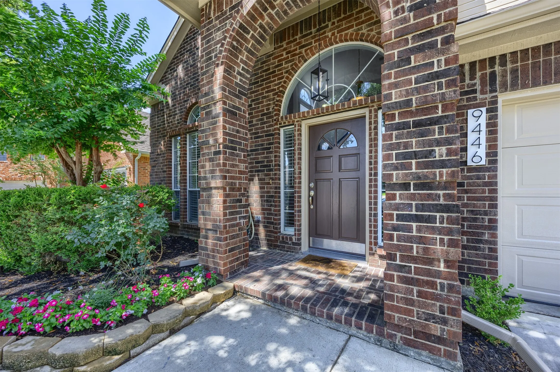 Single Family Residence For Sale in Dallas County , 9446 Abbey Road, Irving, Texas 75063, 3 Bedroom, 3 Bathroom, 2 Garage spaces, 2,539 Sqft, built in 1991, mls#21301094, Real Estate Agent in Irving, Homes For Sale in Dallas county, Homes For Sale in Irving, Realtor in Irving Texas, Real Estate Brokerage Independent Realty Texas, Luminita Cordes Realtor