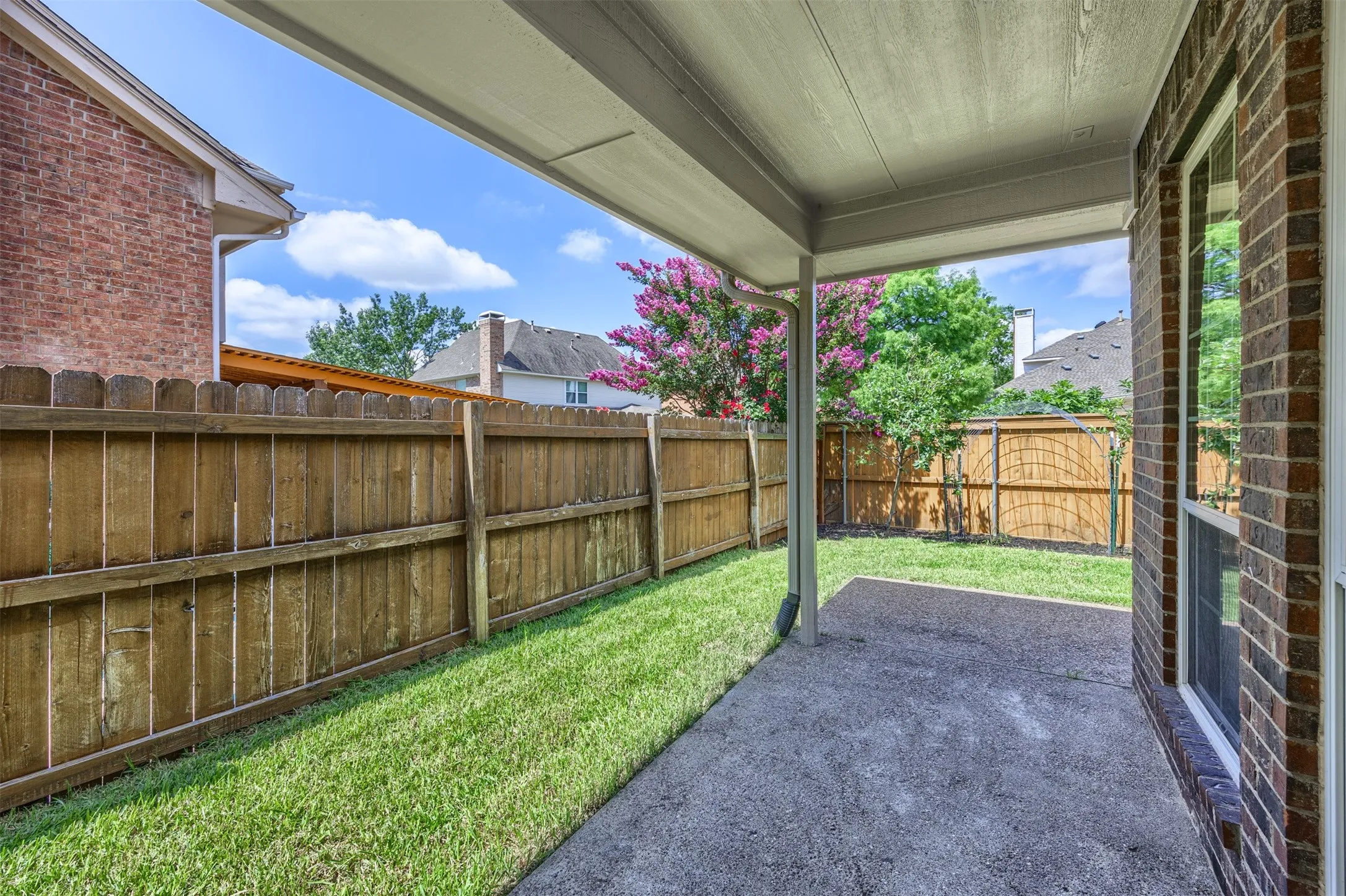Single Family Residence For Sale in Dallas County , 9446 Abbey Road, Irving, Texas 75063, 3 Bedroom, 3 Bathroom, 2 Garage spaces, 2,539 Sqft, built in 1991, mls#21301094, Real Estate Agent in Irving, Homes For Sale in Dallas county, Homes For Sale in Irving, Realtor in Irving Texas, Real Estate Brokerage Independent Realty Texas, Luminita Cordes Realtor