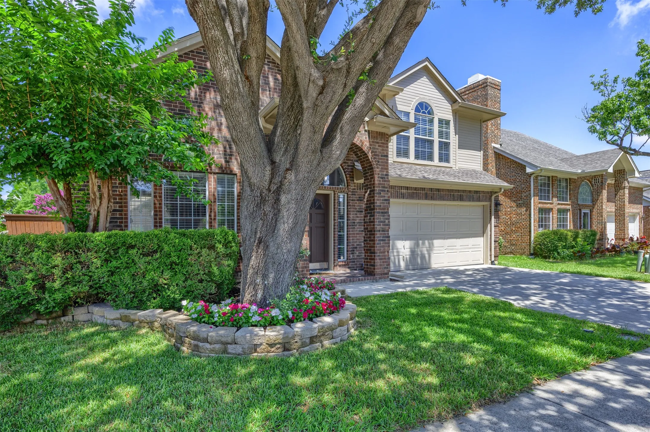 Single Family Residence For Sale in Dallas County , 9446 Abbey Road, Irving, Texas 75063, 3 Bedroom, 3 Bathroom, 2 Garage spaces, 2,539 Sqft, built in 1991, mls#21301094, Real Estate Agent in Irving, Homes For Sale in Dallas county, Homes For Sale in Irving, Realtor in Irving Texas, Real Estate Brokerage Independent Realty Texas, Luminita Cordes Realtor