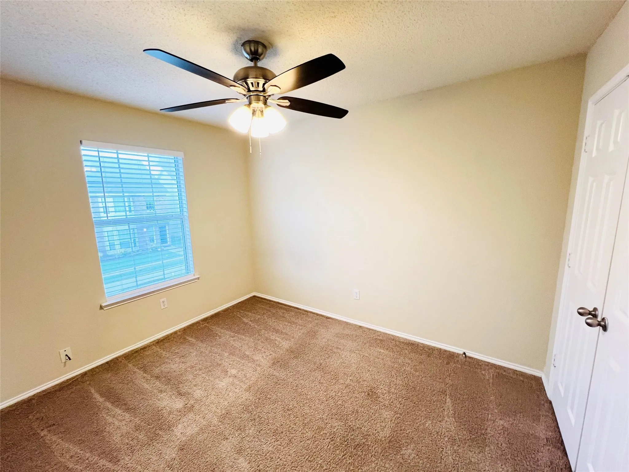 Townhouse For Sale in Tarrant County , 5752 Giddyup Lane, Fort Worth, Texas 76179, 3 Bedroom, 3 Bathroom, Garage spaces, 1,312 Sqft, built in 2005, mls#21305737, Real Estate Agent in Fort Worth, Homes For Sale in Tarrant county, Homes For Sale in Fort Worth, Realtor in Fort Worth Texas, Real Estate Brokerage Independent Realty Texas, Luminita Cordes Realtor