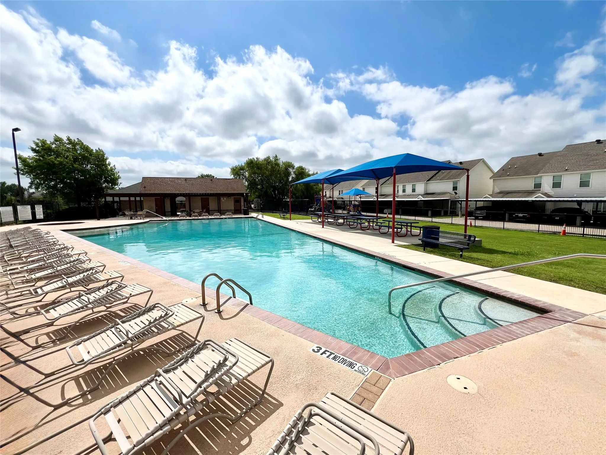 Townhouse For Sale in Tarrant County , 5752 Giddyup Lane, Fort Worth, Texas 76179, 3 Bedroom, 3 Bathroom, Garage spaces, 1,312 Sqft, built in 2005, mls#21305737, Real Estate Agent in Fort Worth, Homes For Sale in Tarrant county, Homes For Sale in Fort Worth, Realtor in Fort Worth Texas, Real Estate Brokerage Independent Realty Texas, Luminita Cordes Realtor