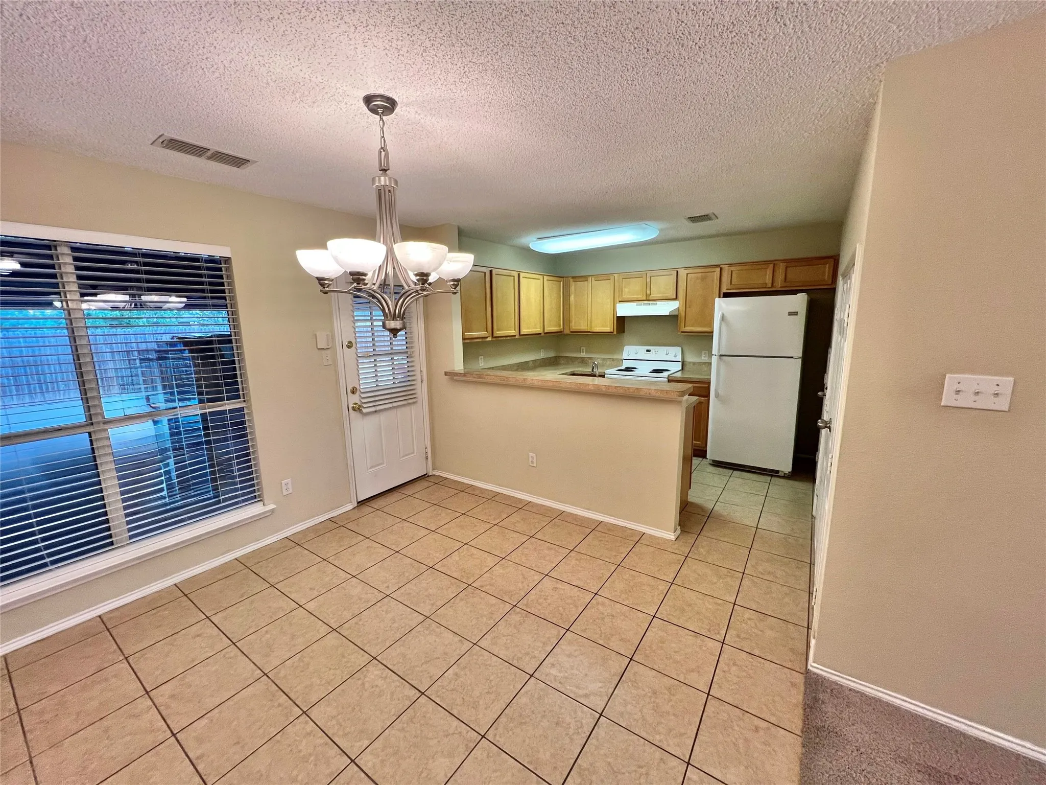 Townhouse For Sale in Tarrant County , 5752 Giddyup Lane, Fort Worth, Texas 76179, 3 Bedroom, 3 Bathroom, Garage spaces, 1,312 Sqft, built in 2005, mls#21305737, Real Estate Agent in Fort Worth, Homes For Sale in Tarrant county, Homes For Sale in Fort Worth, Realtor in Fort Worth Texas, Real Estate Brokerage Independent Realty Texas, Luminita Cordes Realtor