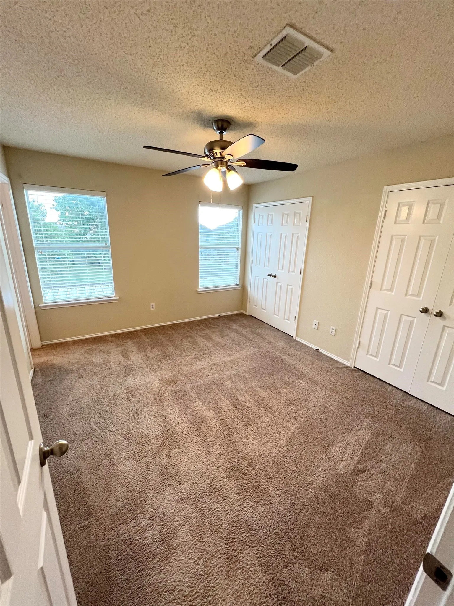 Townhouse For Sale in Tarrant County , 5752 Giddyup Lane, Fort Worth, Texas 76179, 3 Bedroom, 3 Bathroom, Garage spaces, 1,312 Sqft, built in 2005, mls#21305737, Real Estate Agent in Fort Worth, Homes For Sale in Tarrant county, Homes For Sale in Fort Worth, Realtor in Fort Worth Texas, Real Estate Brokerage Independent Realty Texas, Luminita Cordes Realtor