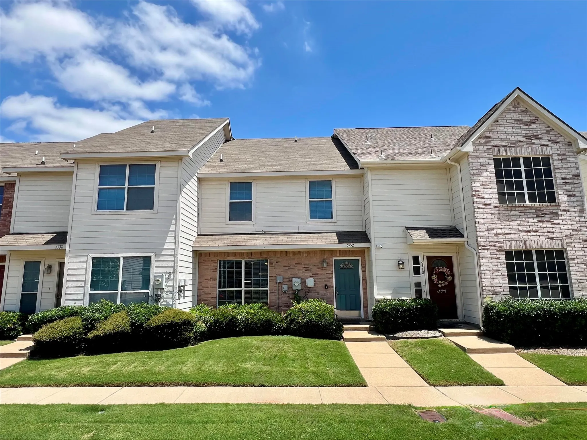 Townhouse For Sale in Tarrant County , 5752 Giddyup Lane, Fort Worth, Texas 76179, 3 Bedroom, 3 Bathroom, Garage spaces, 1,312 Sqft, built in 2005, mls#21305737, Real Estate Agent in Fort Worth, Homes For Sale in Tarrant county, Homes For Sale in Fort Worth, Realtor in Fort Worth Texas, Real Estate Brokerage Independent Realty Texas, Luminita Cordes Realtor